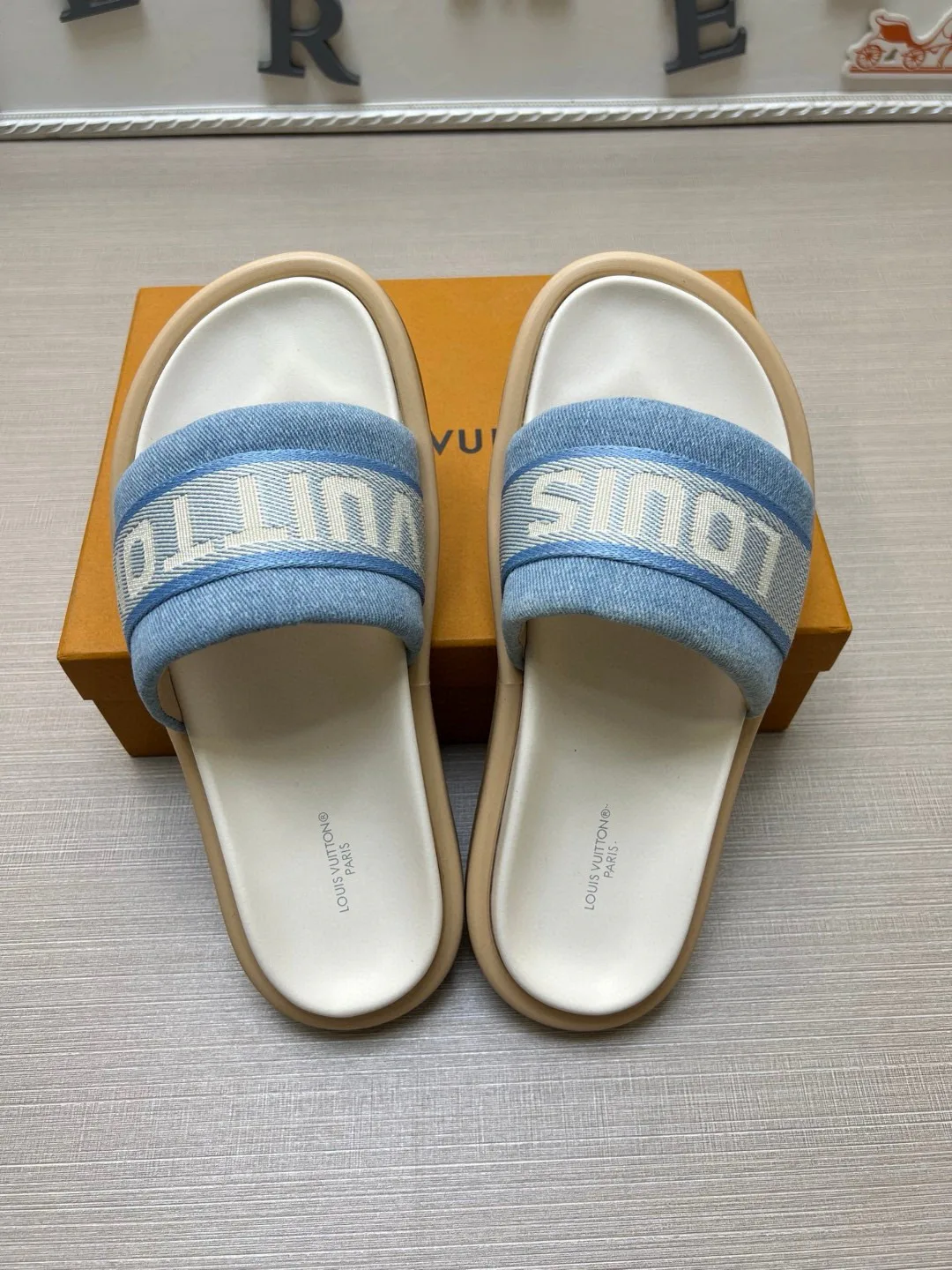 Шлепанцы Женские Louis Vuitton 9801532