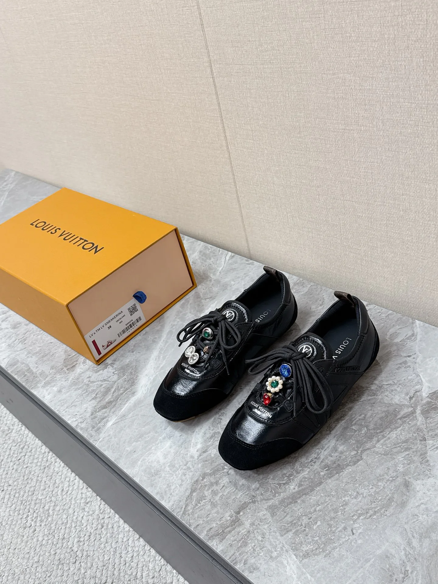 Кроссовки Женские Louis Vuitton 2625300