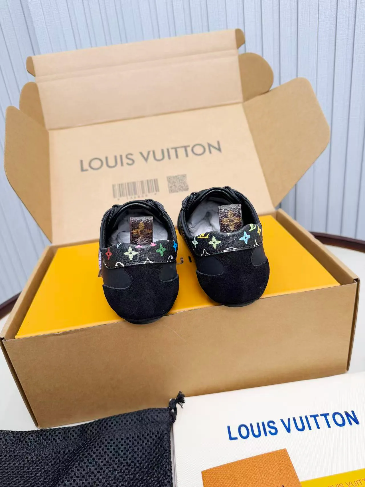 Кроссовки Женские Louis Vuitton 11250657