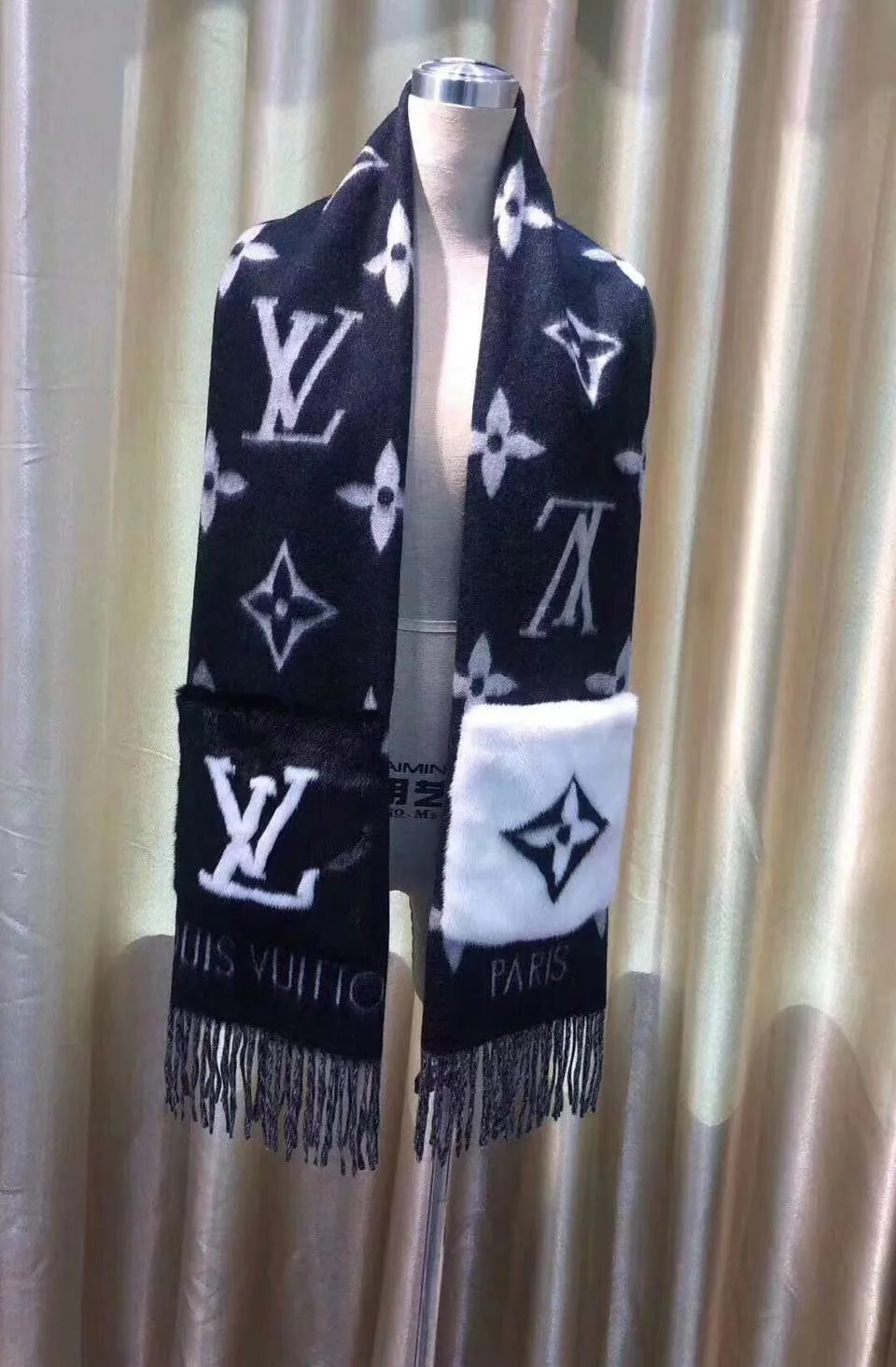 Шарфы Louis Vuitton 1065906