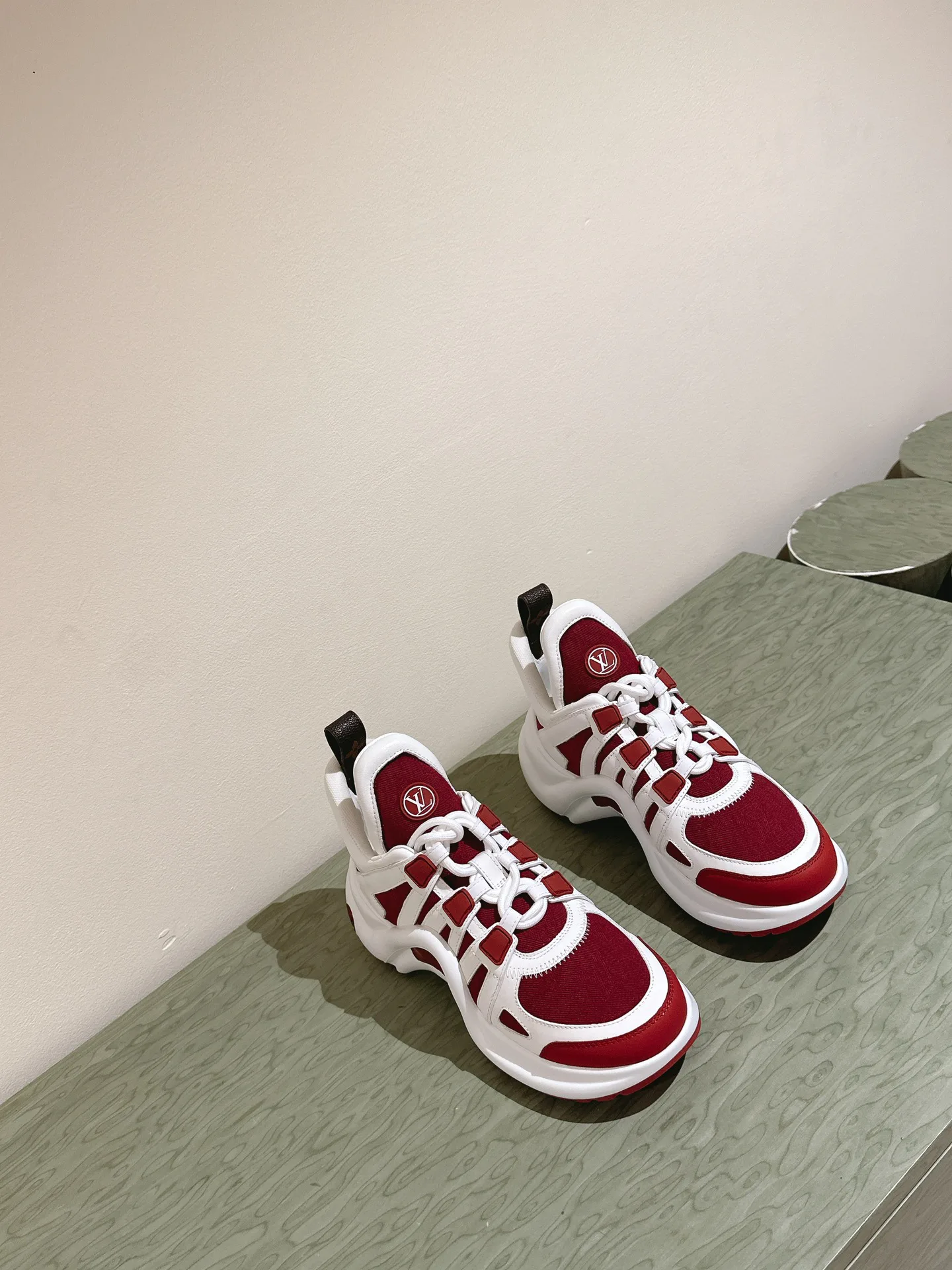 Кроссовки Женские Louis Vuitton 10840494