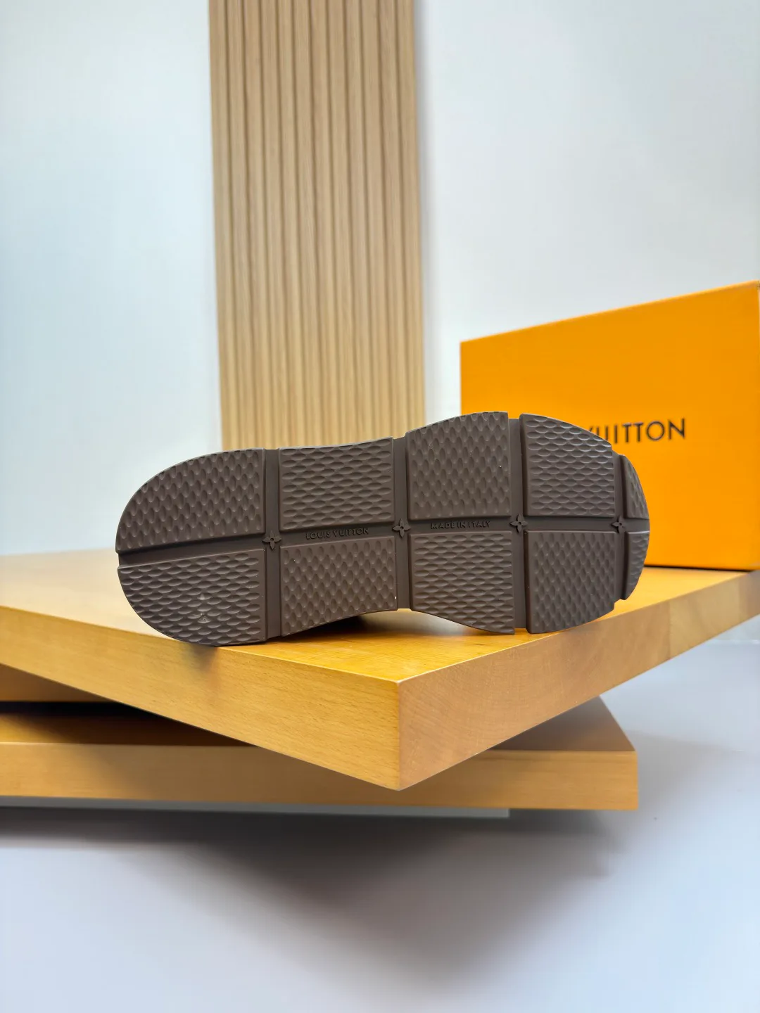 Кроссовки Мужские Louis Vuitton 9898480