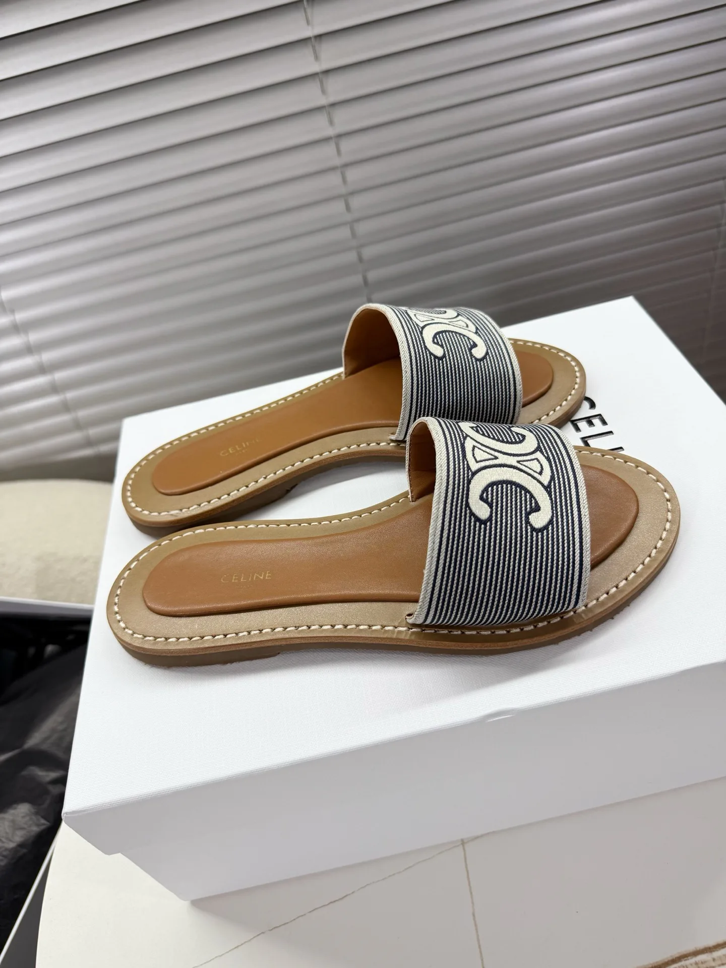 Шлепанцы Женские Celine 11658957