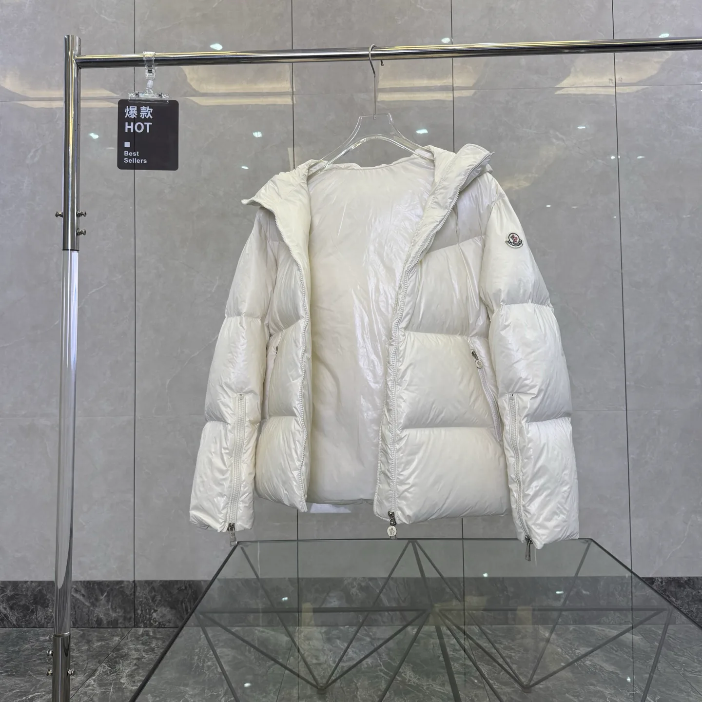 Куртки И Пуховики Женские Moncler 18391717