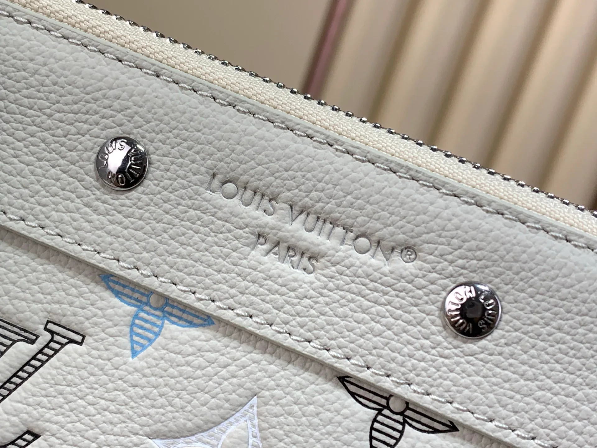 Клатчи Женские Louis Vuitton 14458793