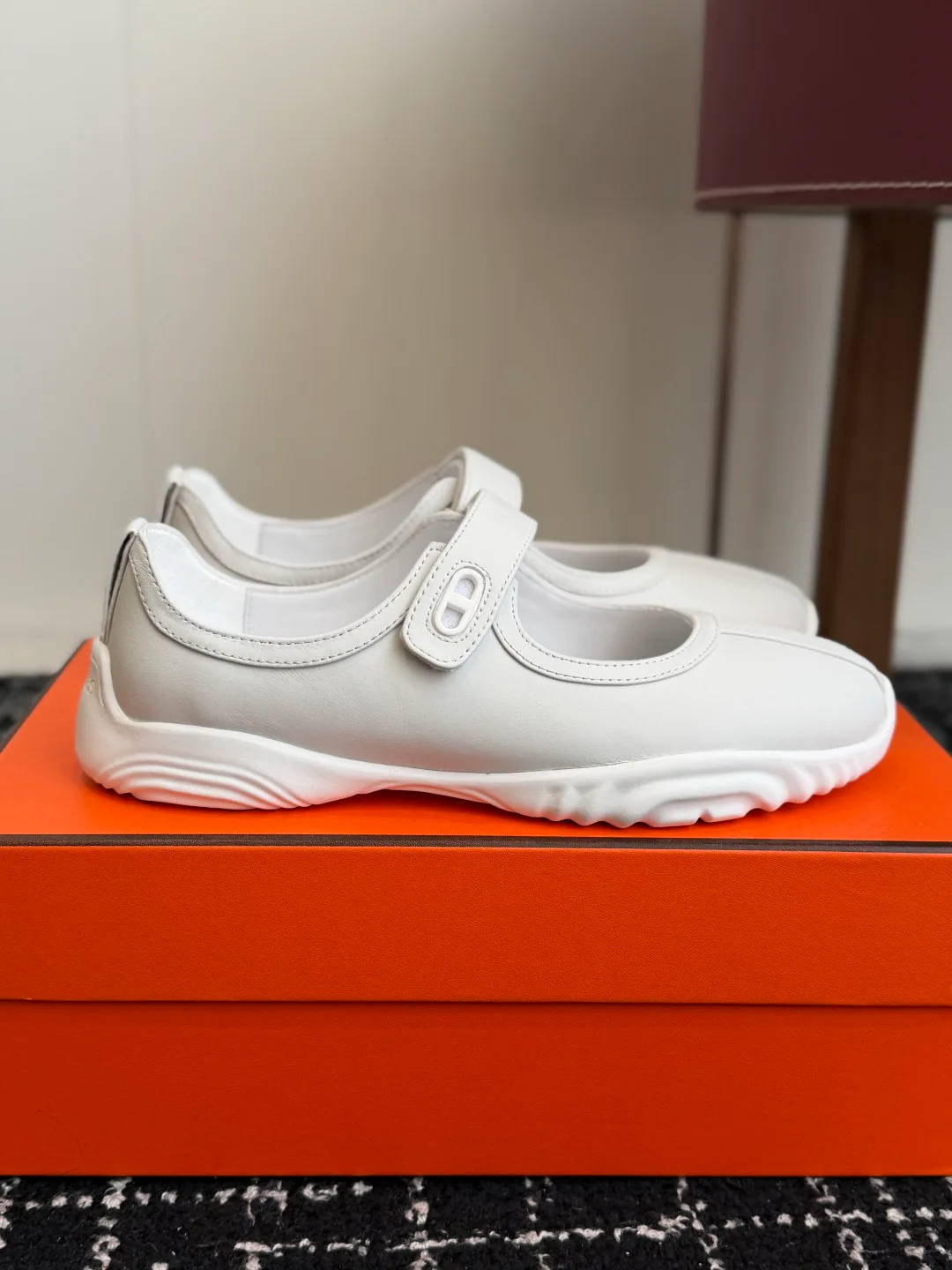 Кроссовки Женские Hermes 18610759