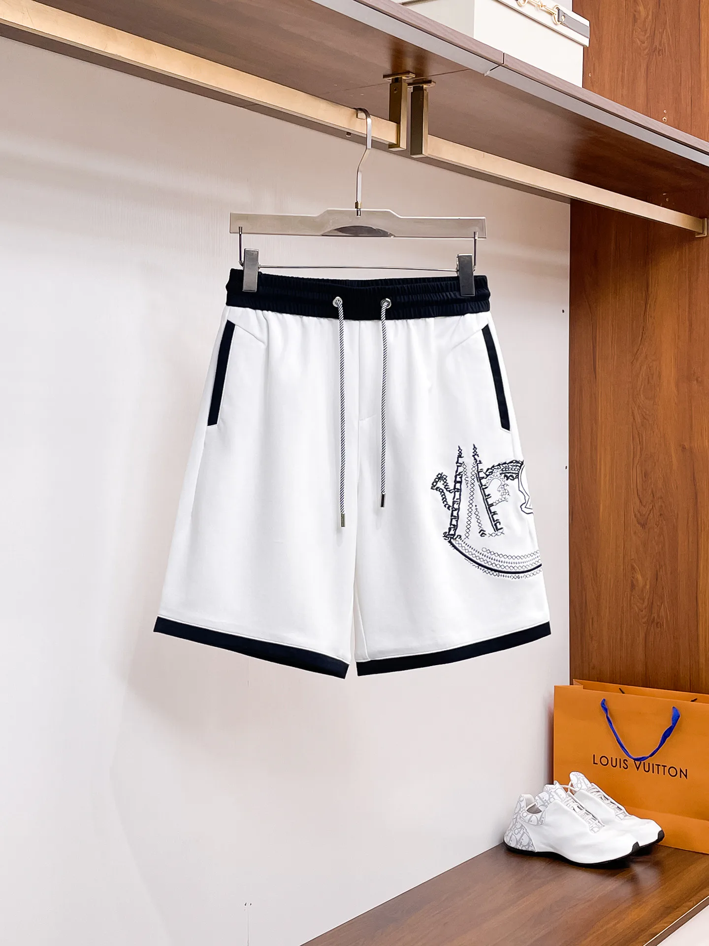 Шорты Мужские Moncler 13417635