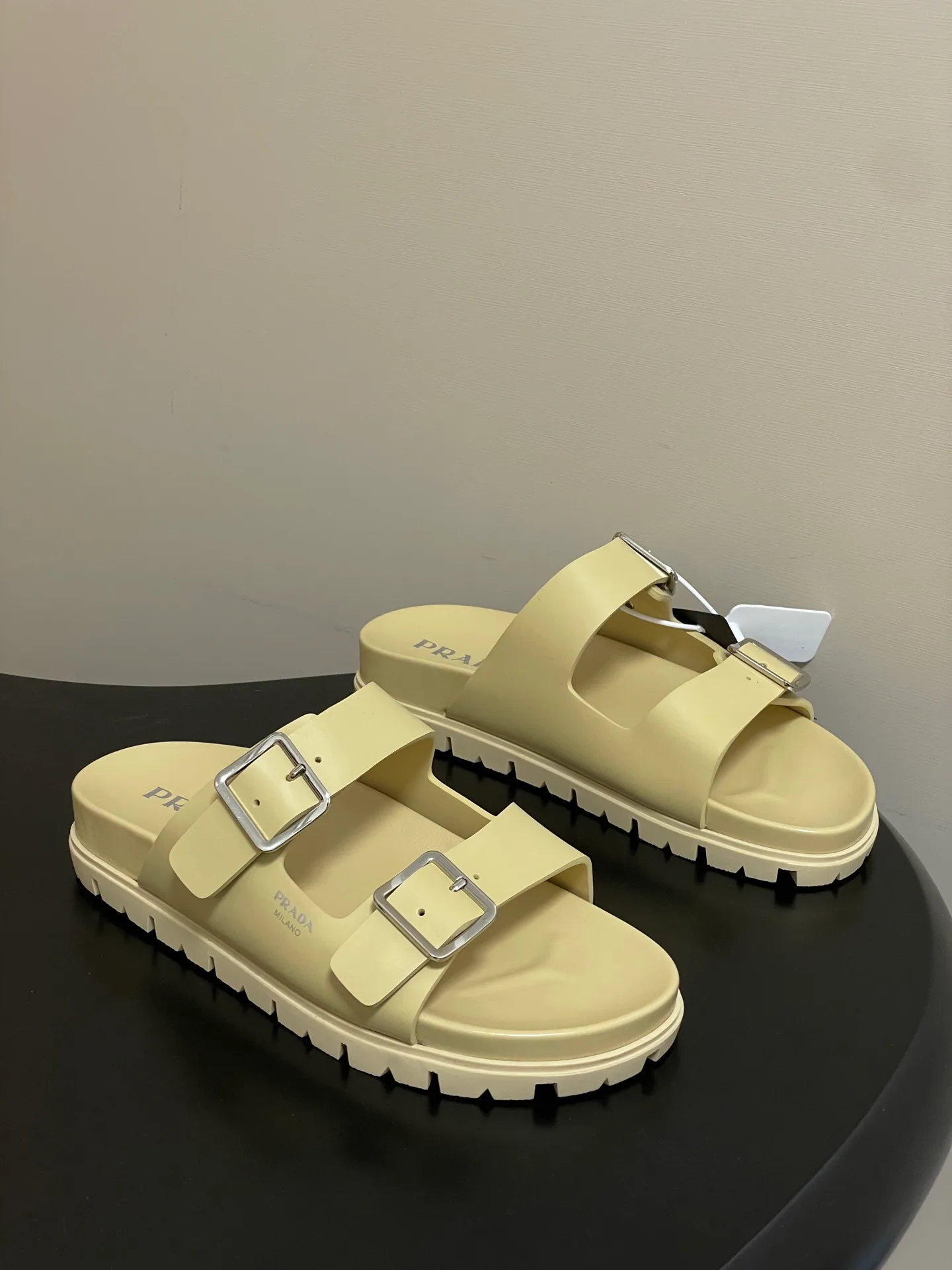 Сандалии Женские Prada 10993989