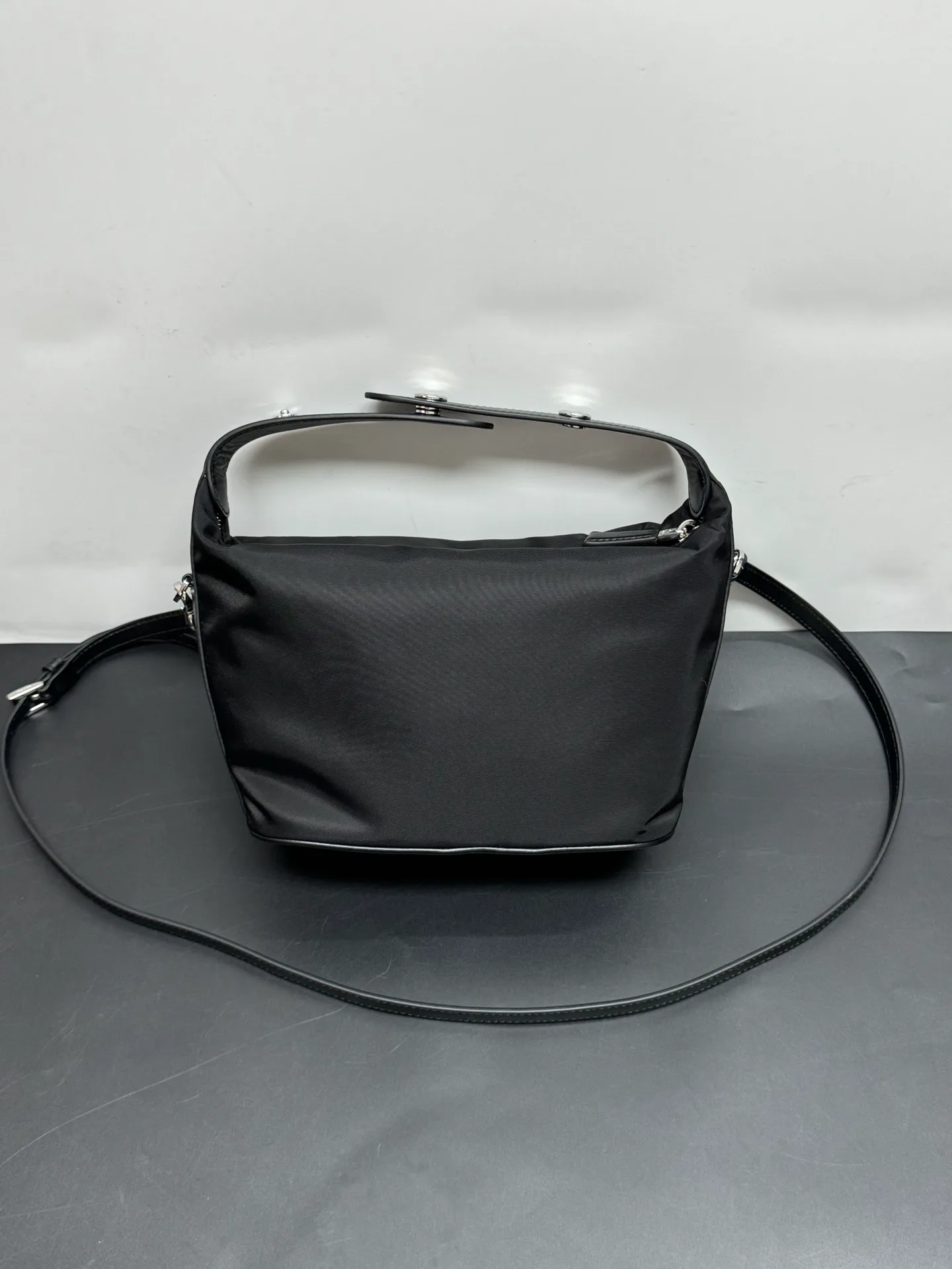Сумки На Ремне Женские Prada 17630943