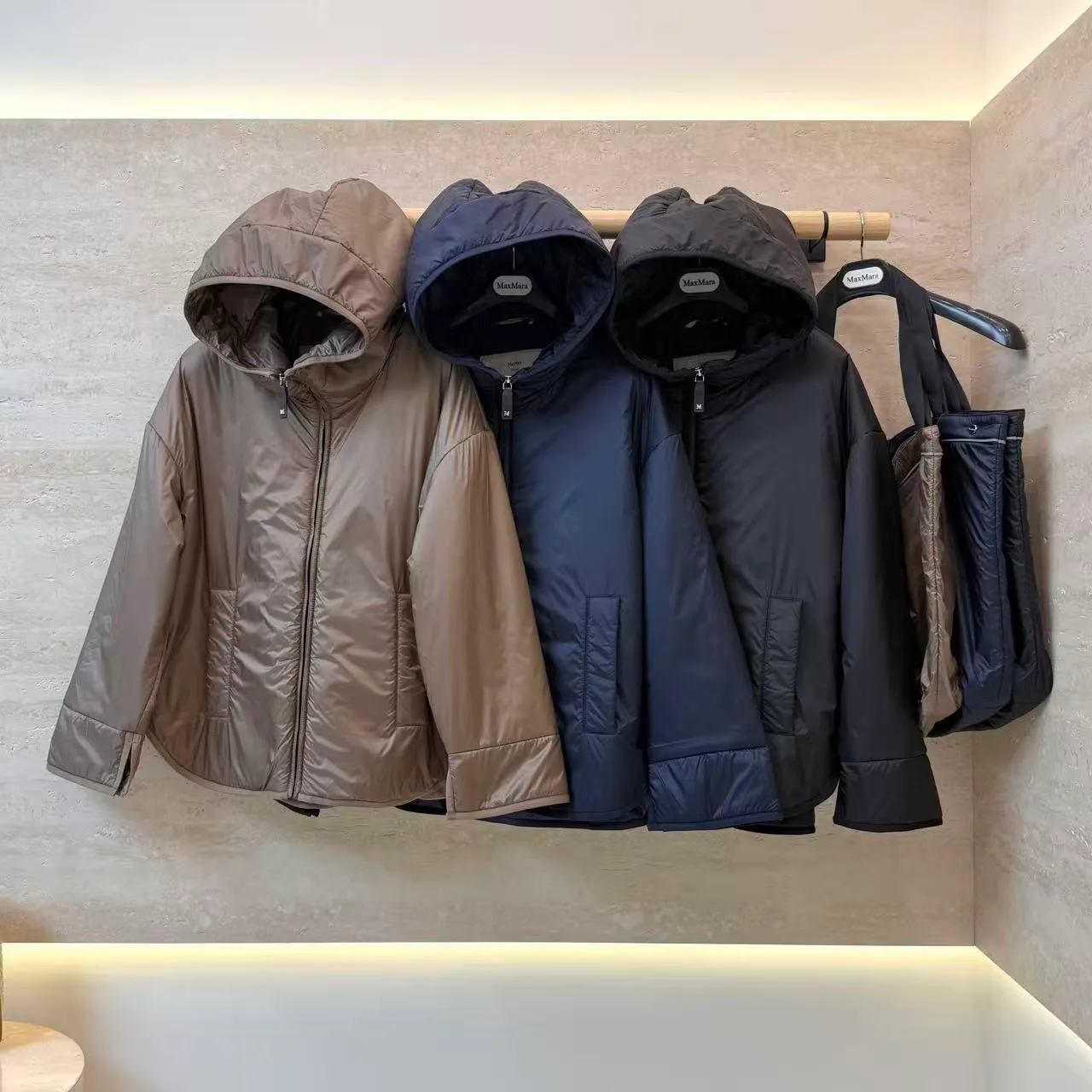 Куртки И Пуховики Женские Max Mara 18978327