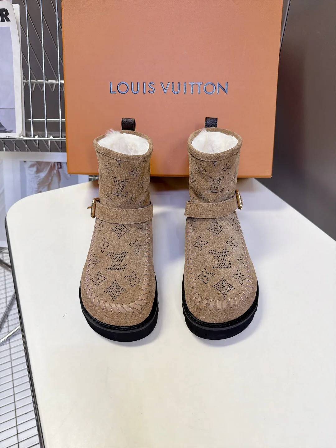 Угги Женские Louis Vuitton 19063638