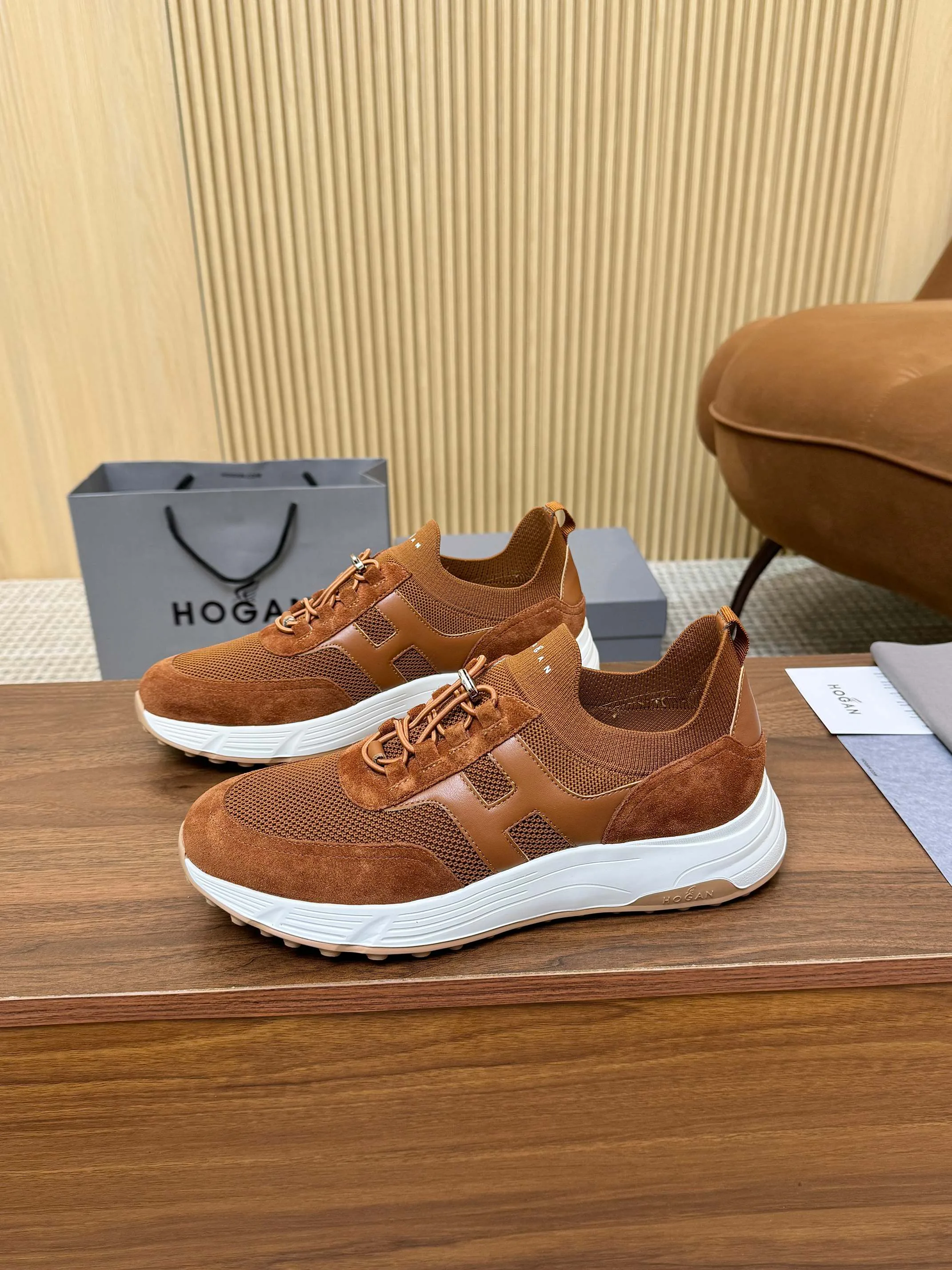 Кроссовки Женские Hogan 18877089