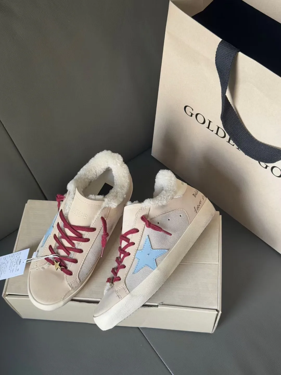Кроссовки Женские Golden Goose 19193659