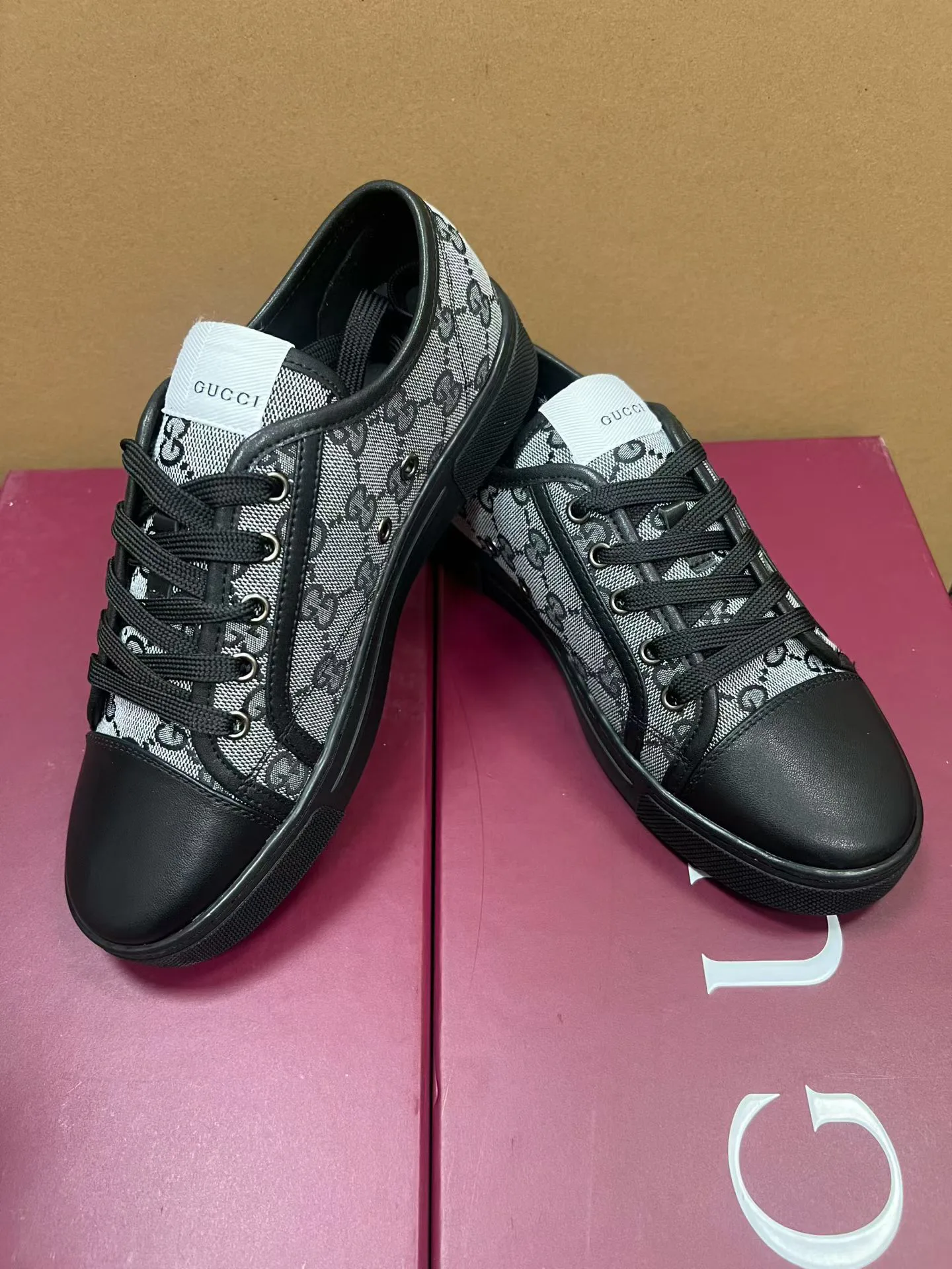 Кроссовки Женские Gucci 11517901