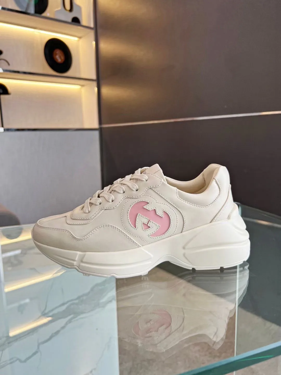 Кроссовки Женские Gucci 8979841