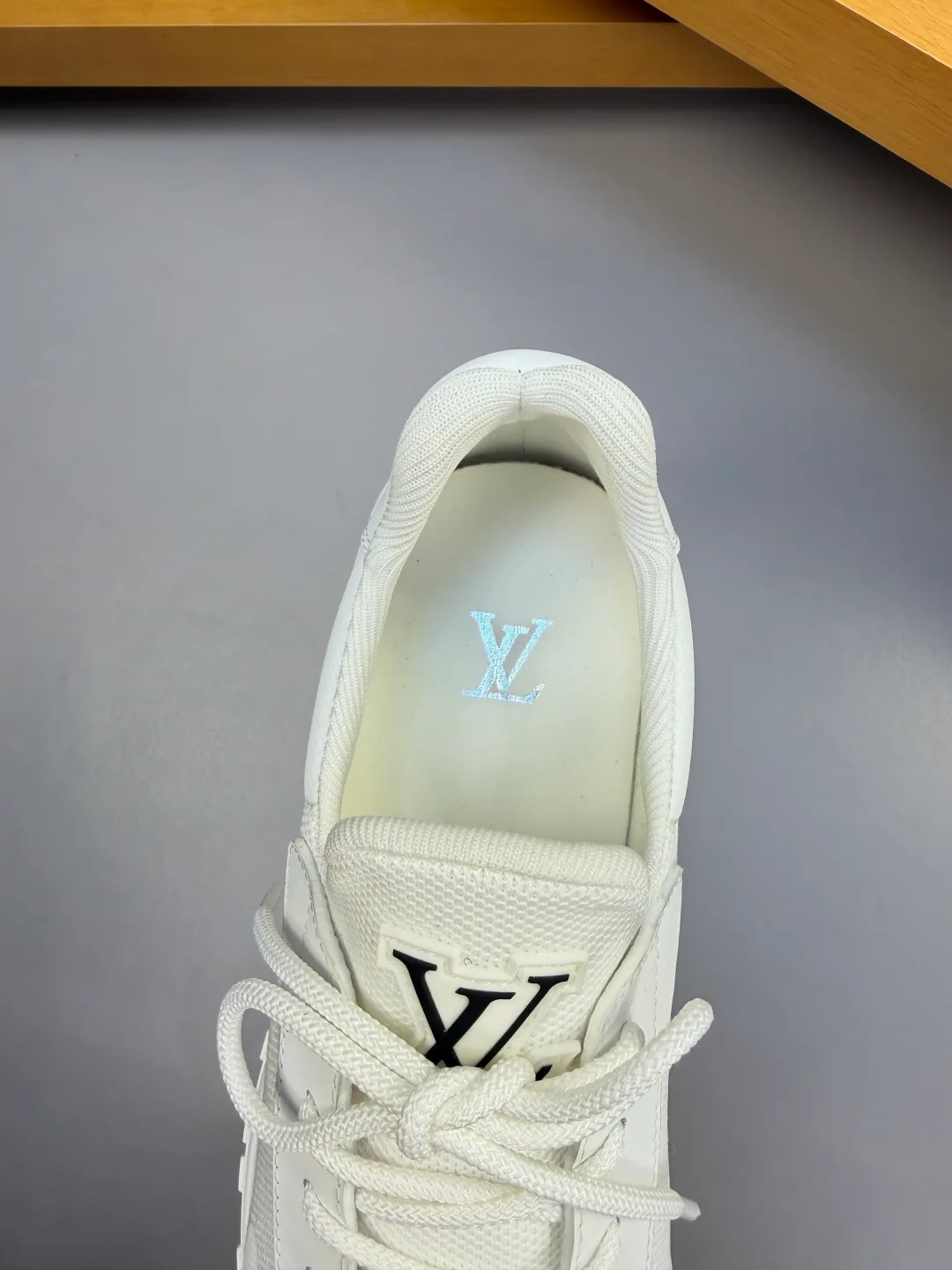 Кроссовки Мужские Louis Vuitton 17955085