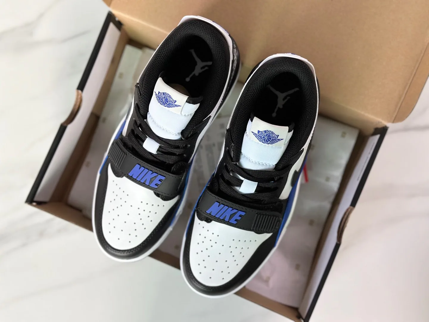 Кроссовки Женские Air Jordan 18780