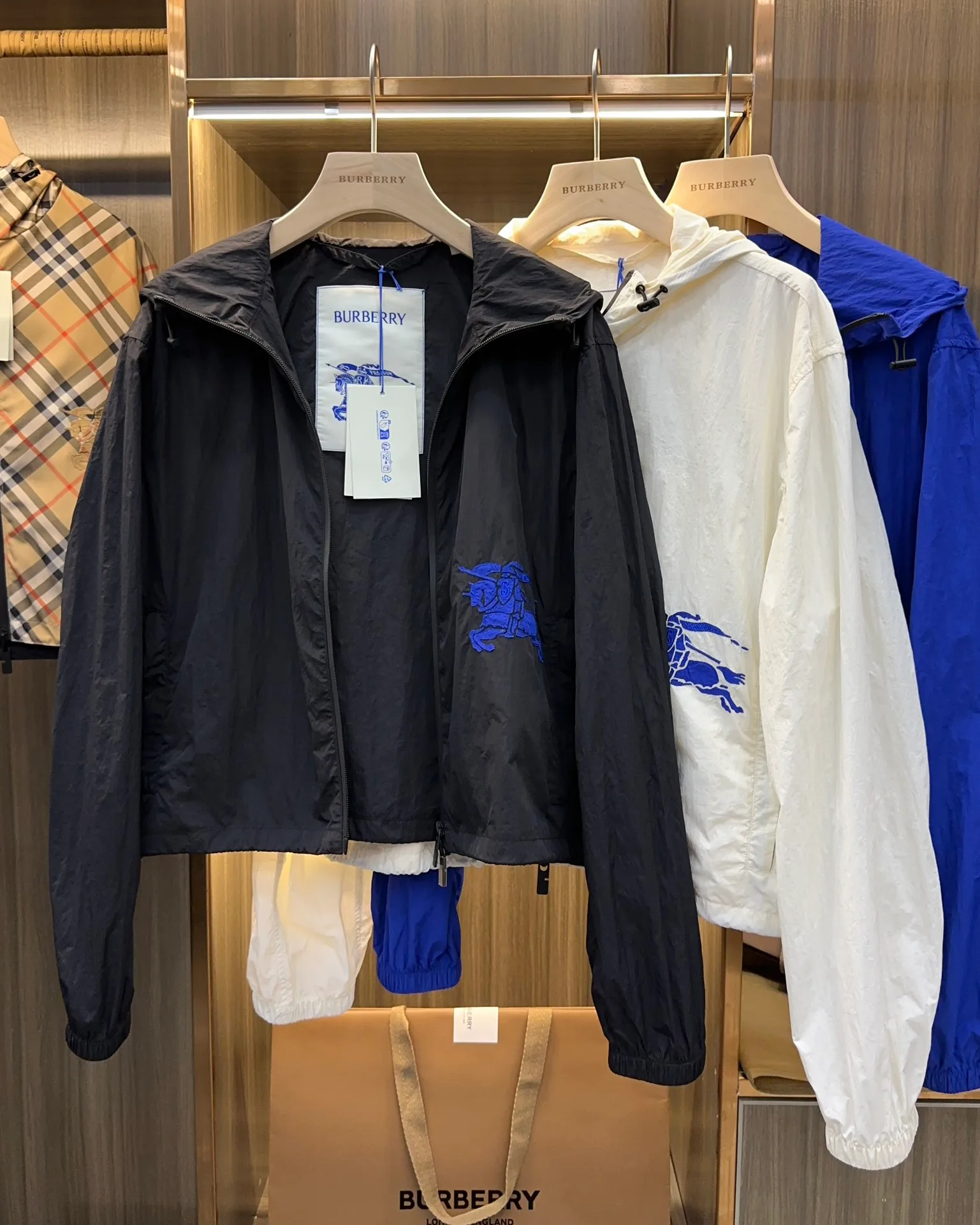 Куртки И Пуховики Женские Burberry 12778521