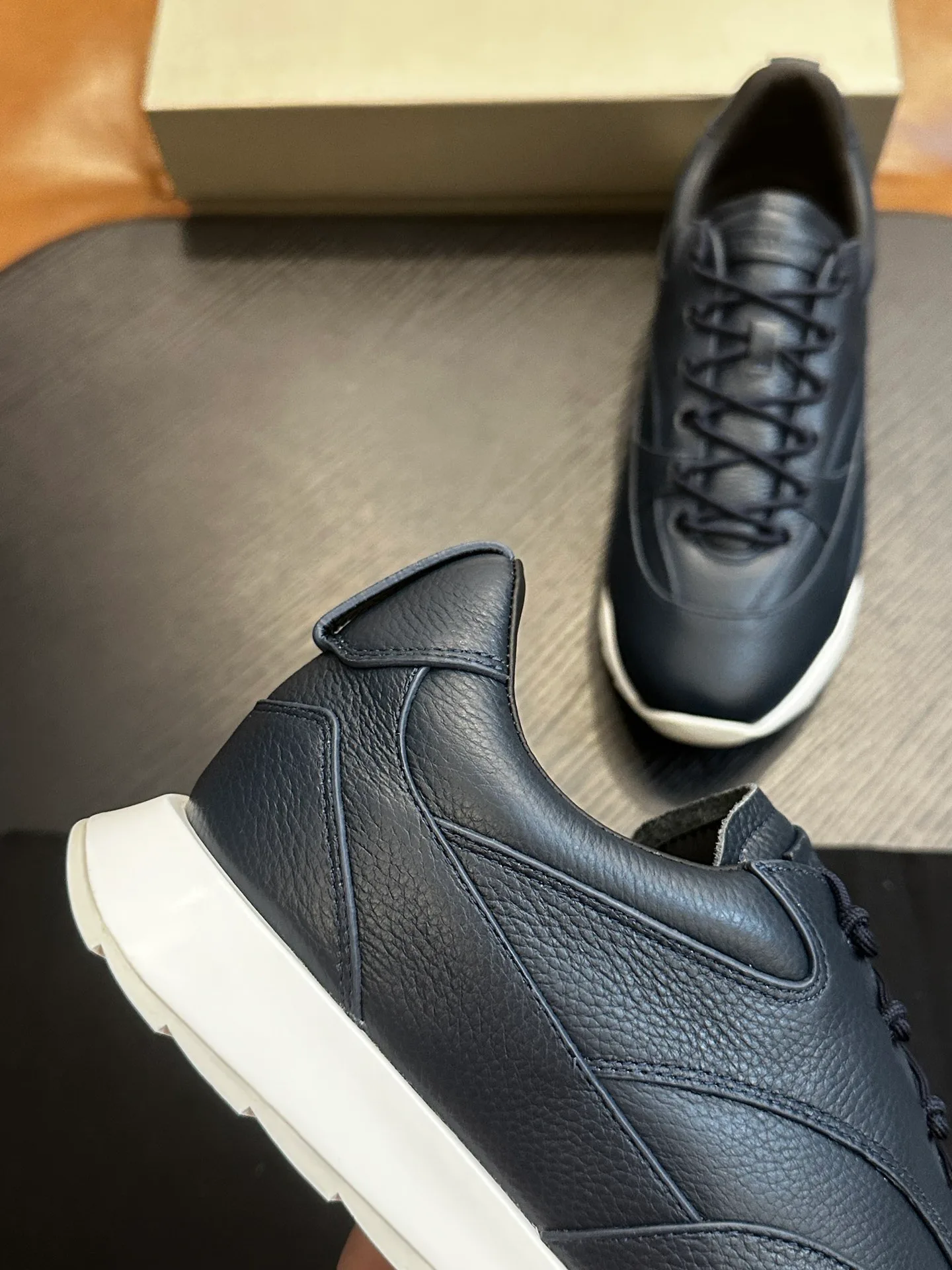 Кроссовки Мужские Armani 10490091