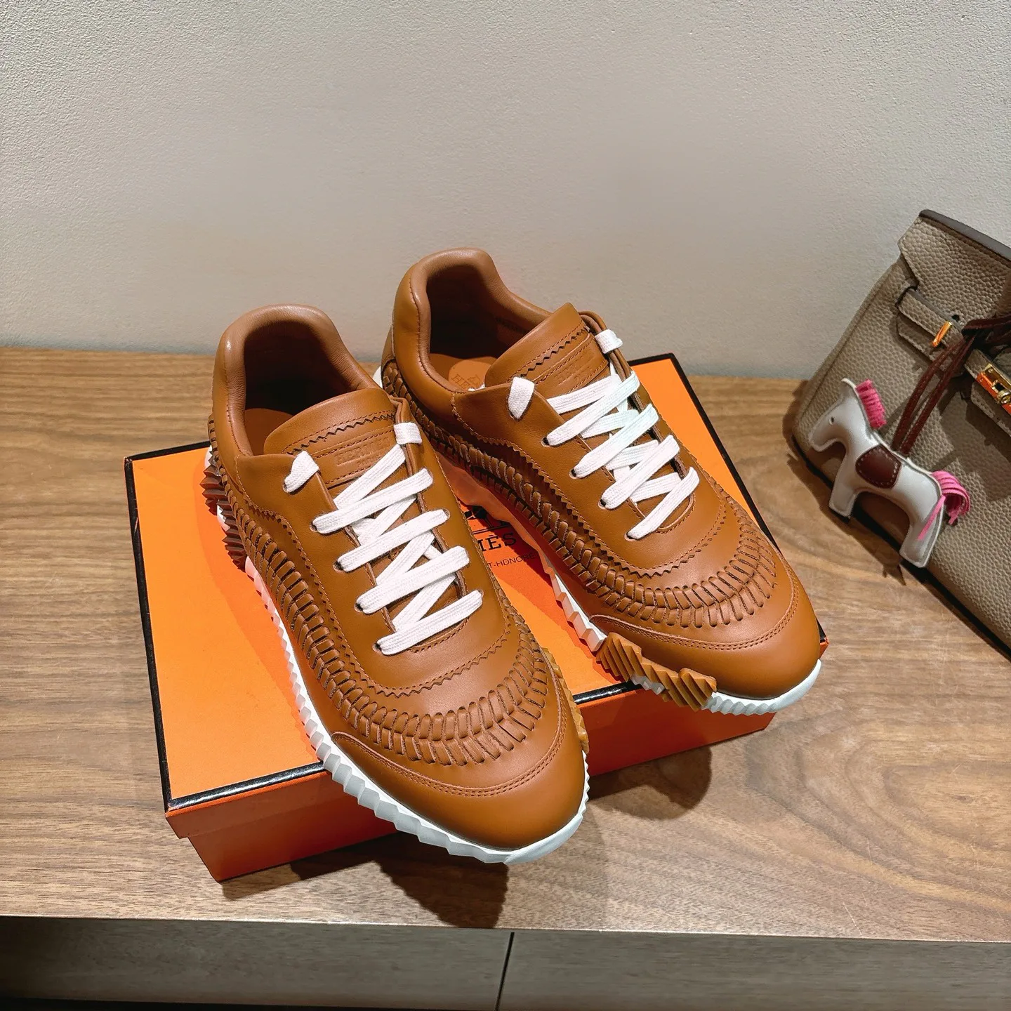 Кроссовки Женские Hermes 18729811