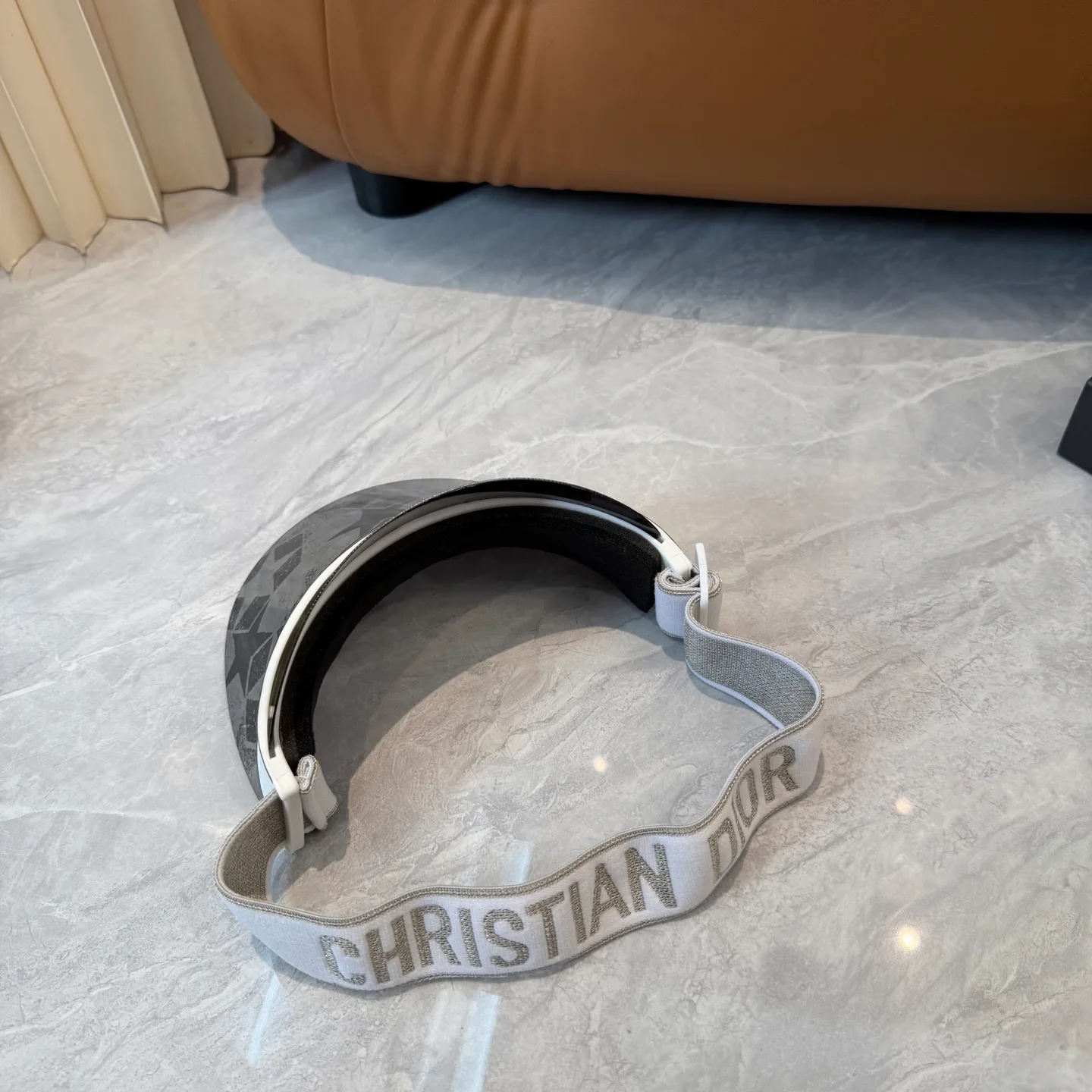 Головные Уборы Christian Dior 13294384