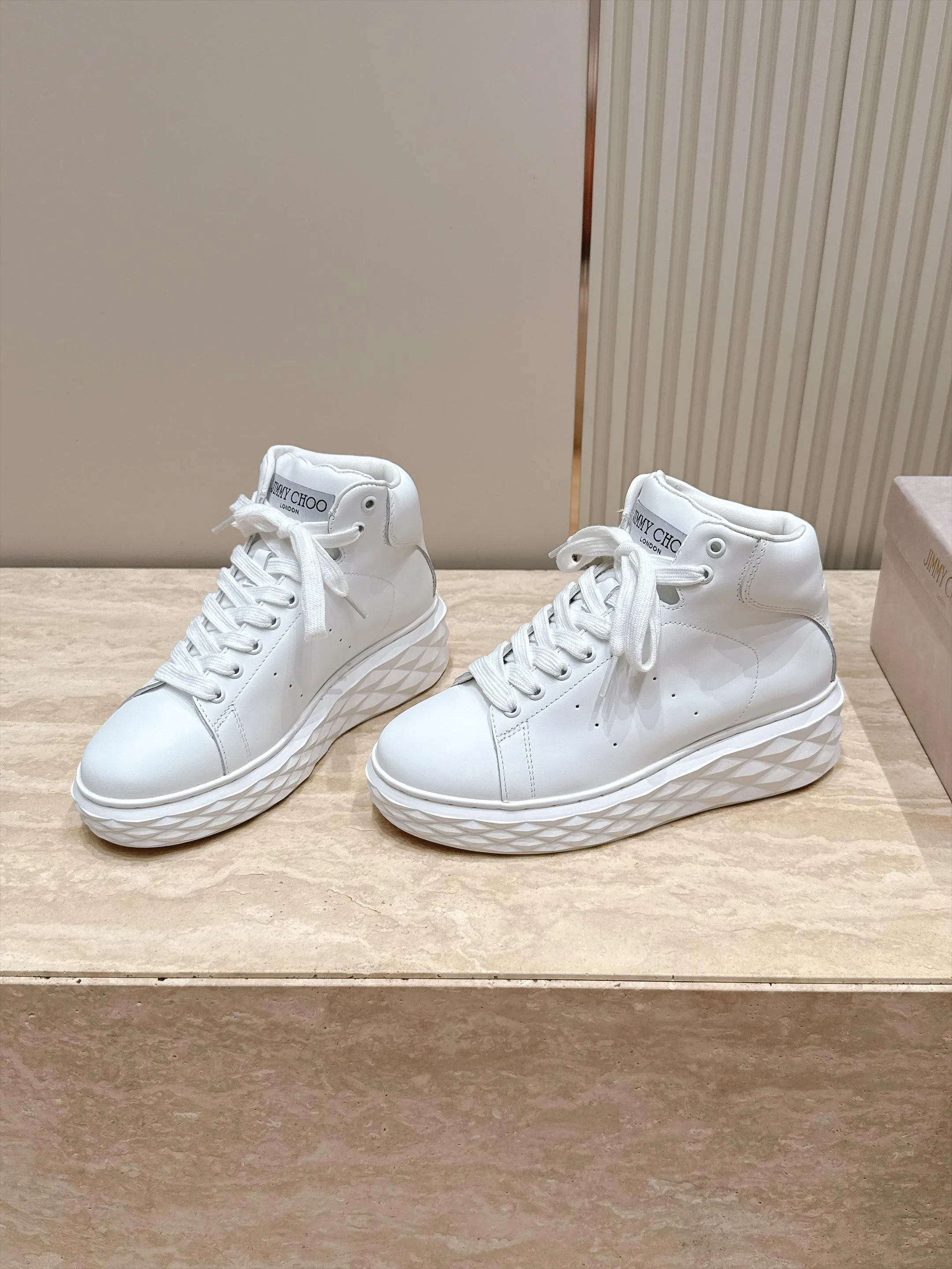 Кроссовки Женские Jimmy Choo 18436557