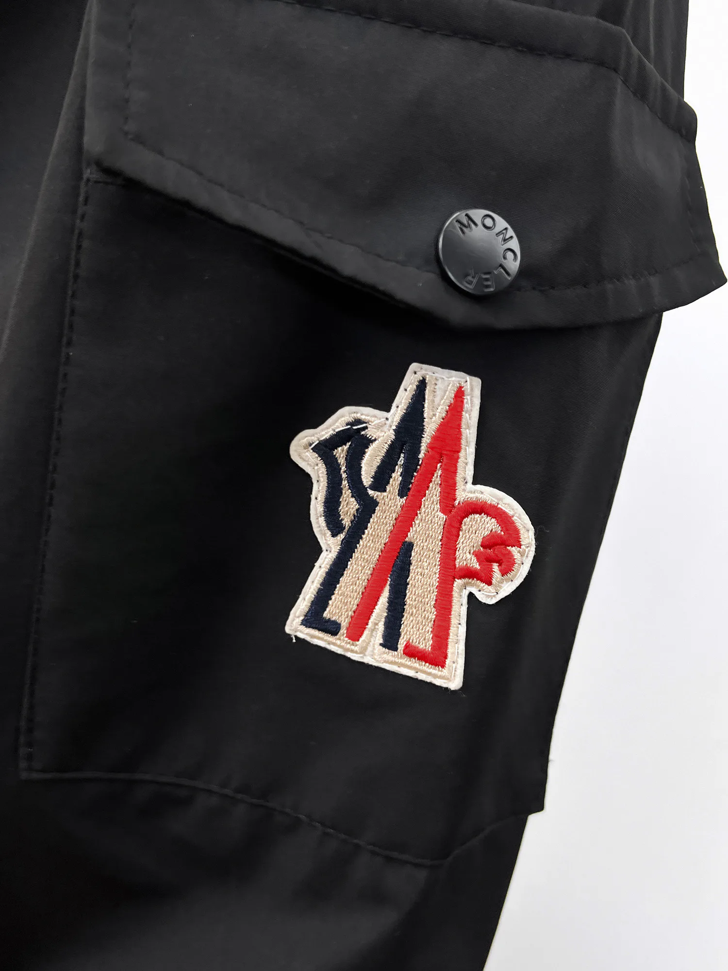 Куртки И Пуховики Мужские Moncler 18191457