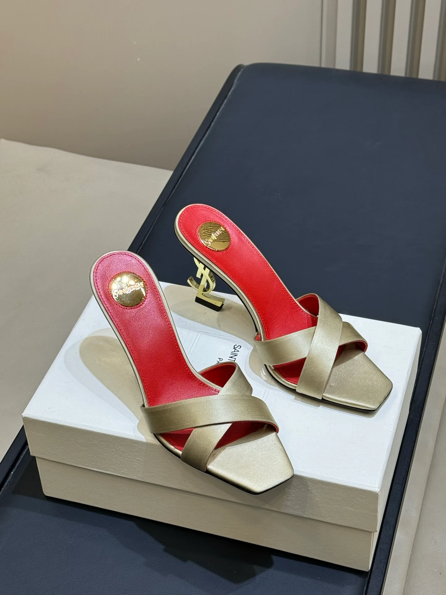 Босоножки Женские Saint Laurent 11892880