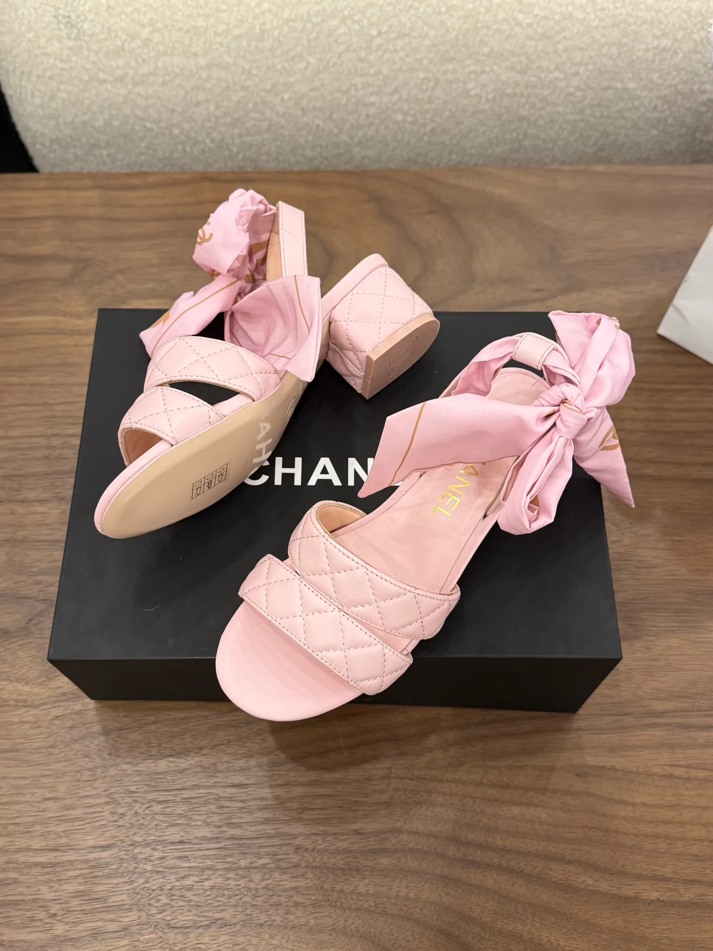 Сандалии Женские Chanel 11499578