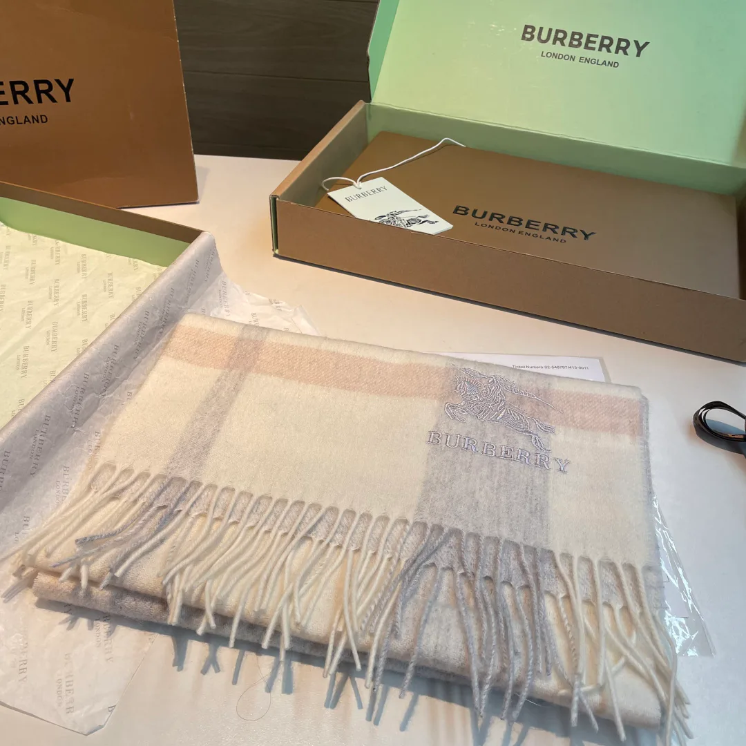 Шарфы Burberry 498284
