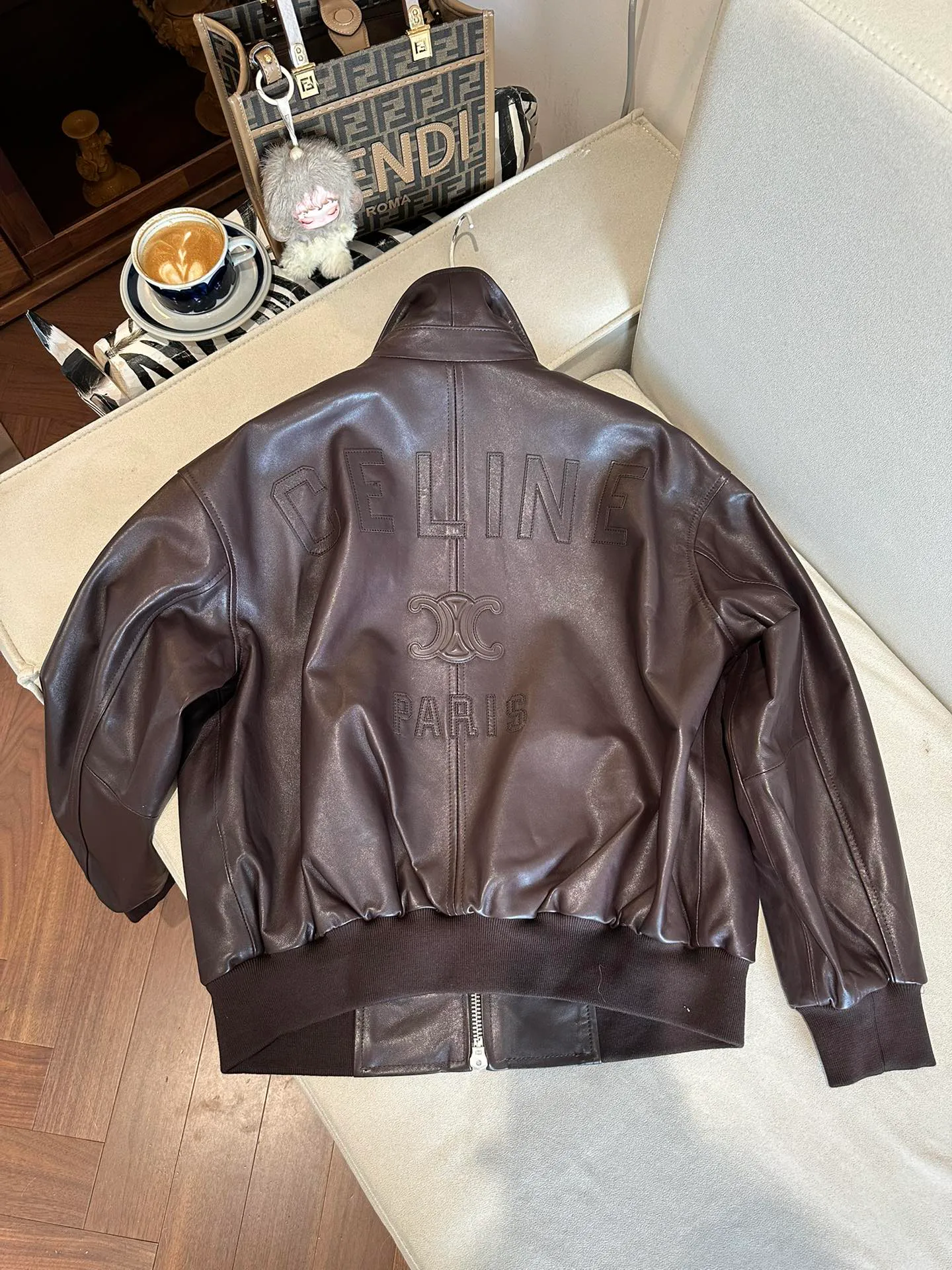 Кожаные Куртки И Дублёнки Женские Celine 10867321