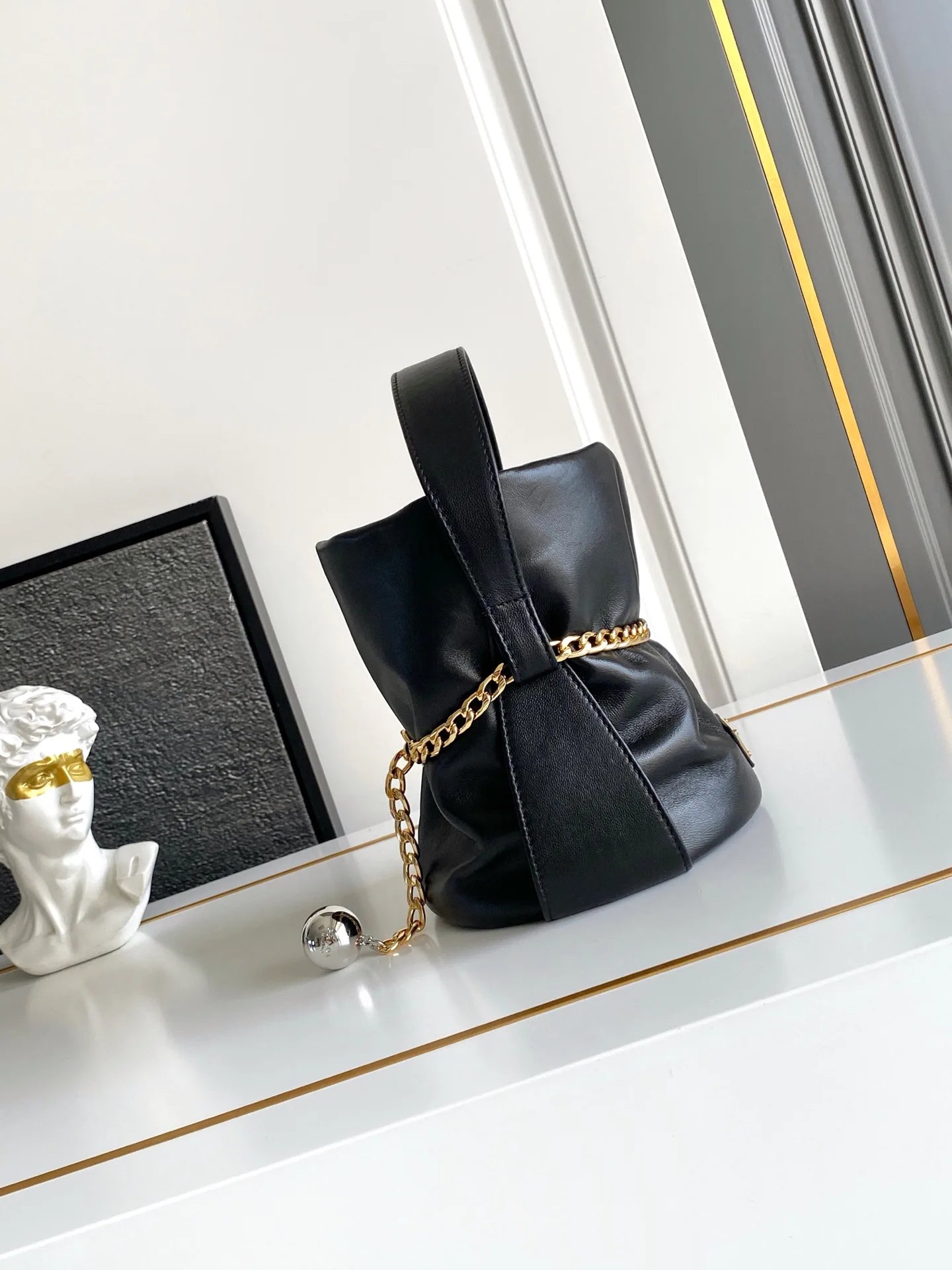 Классические Сумки Женские Prada 13368498