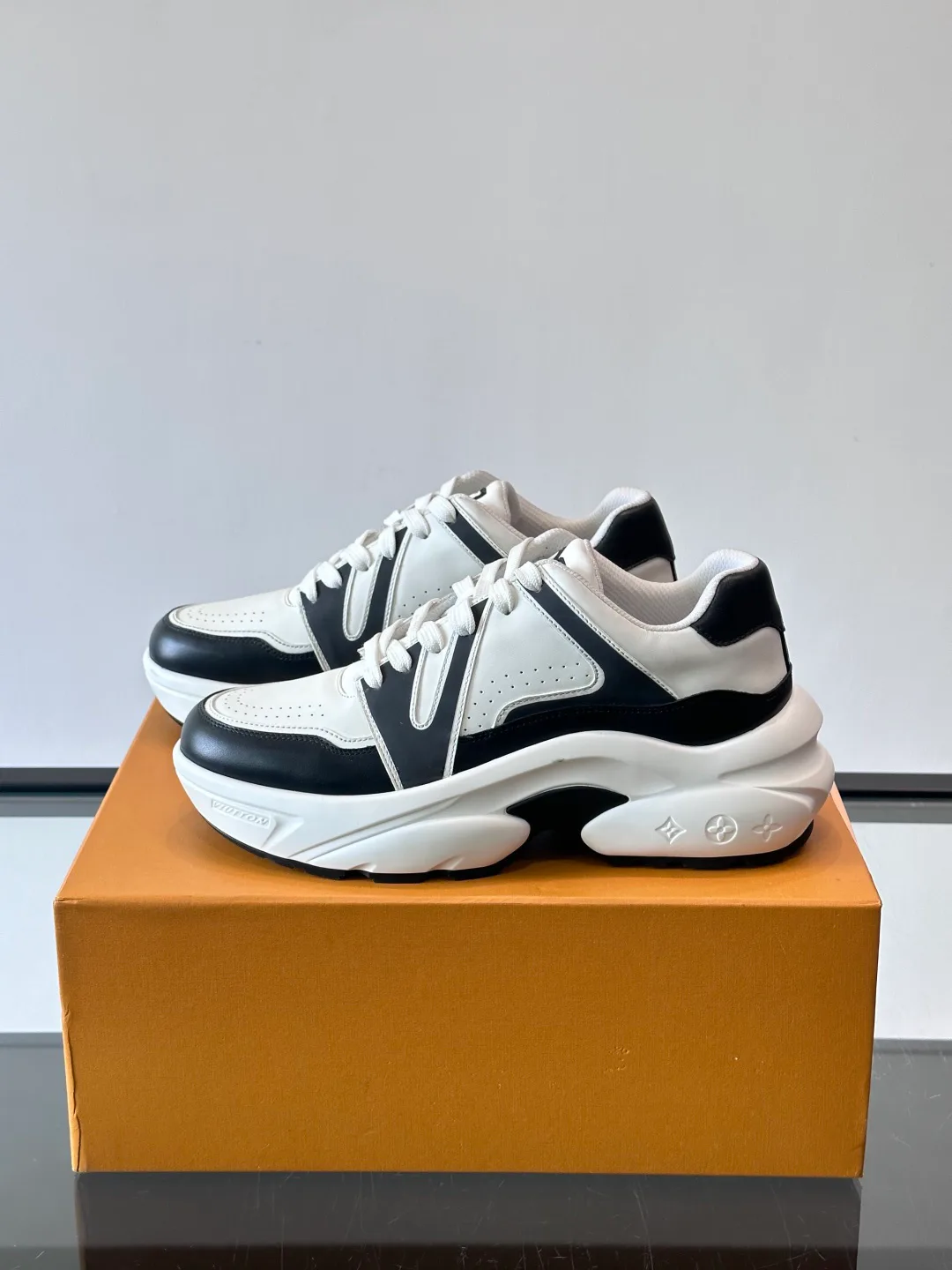 Кроссовки Мужские Louis Vuitton 1969462