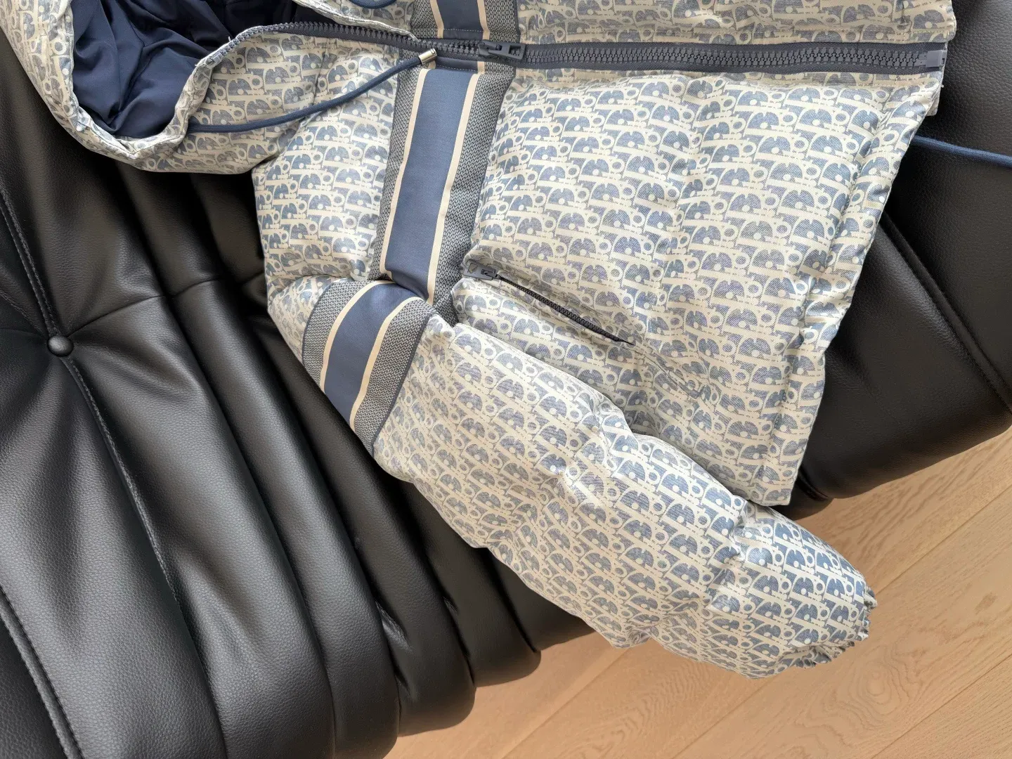 Куртки И Пуховики Женские Louis Vuitton 234301