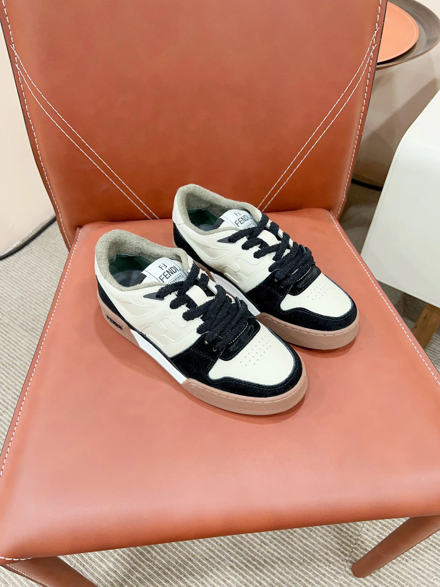 Кроссовки Женские Fendi