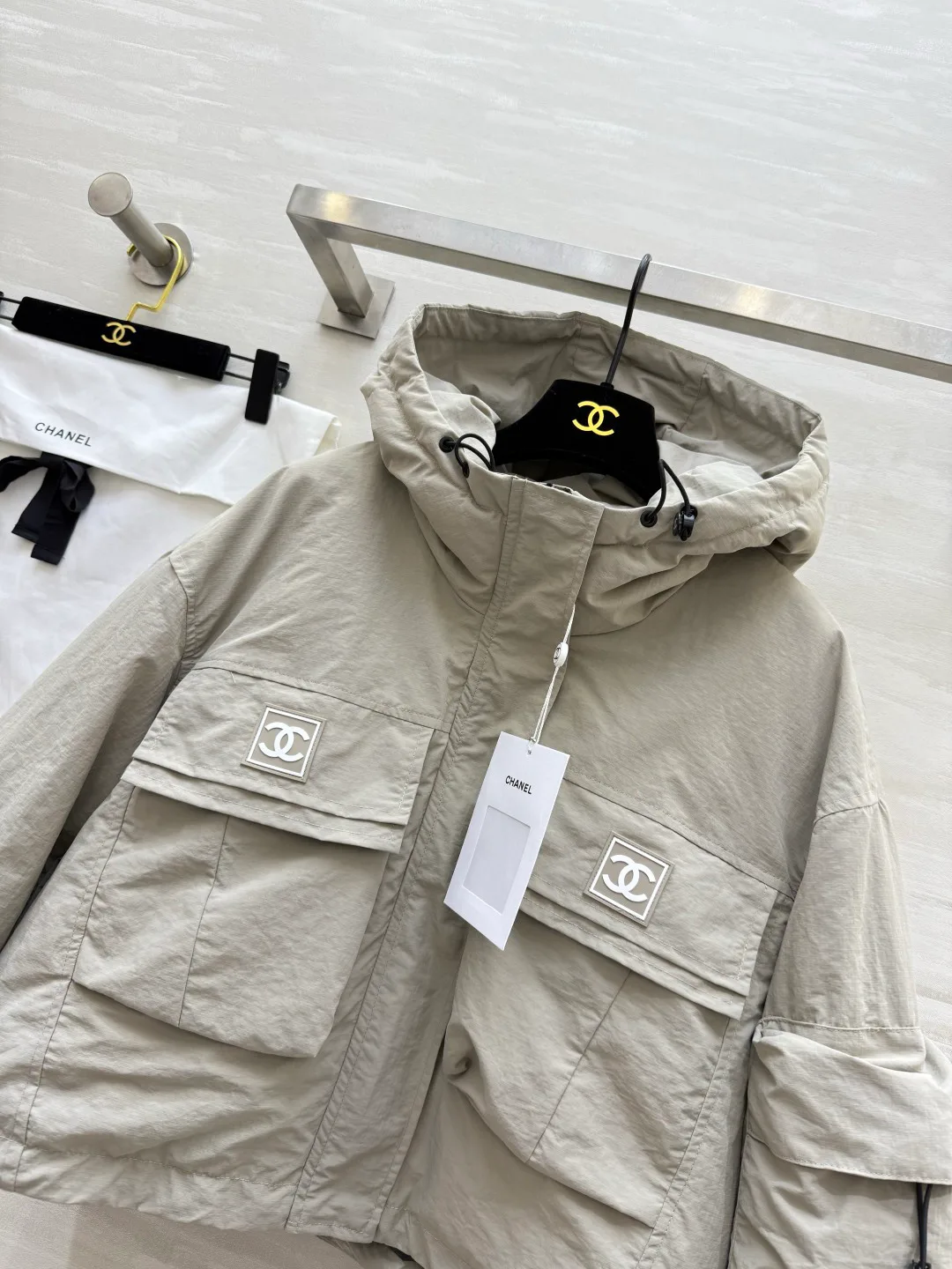 Куртки И Пуховики Женские Chanel 18768177