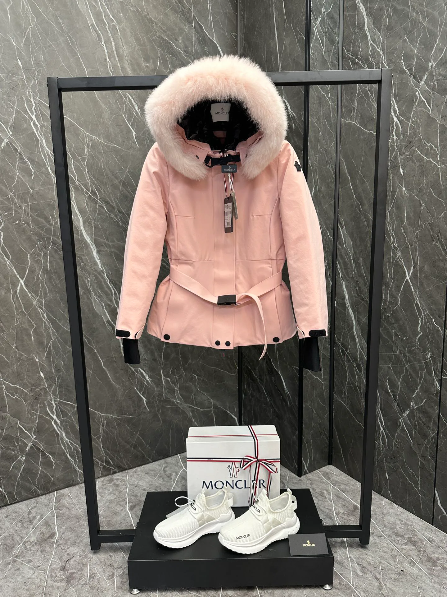 Куртки И Пуховики Женские Moncler 18133803