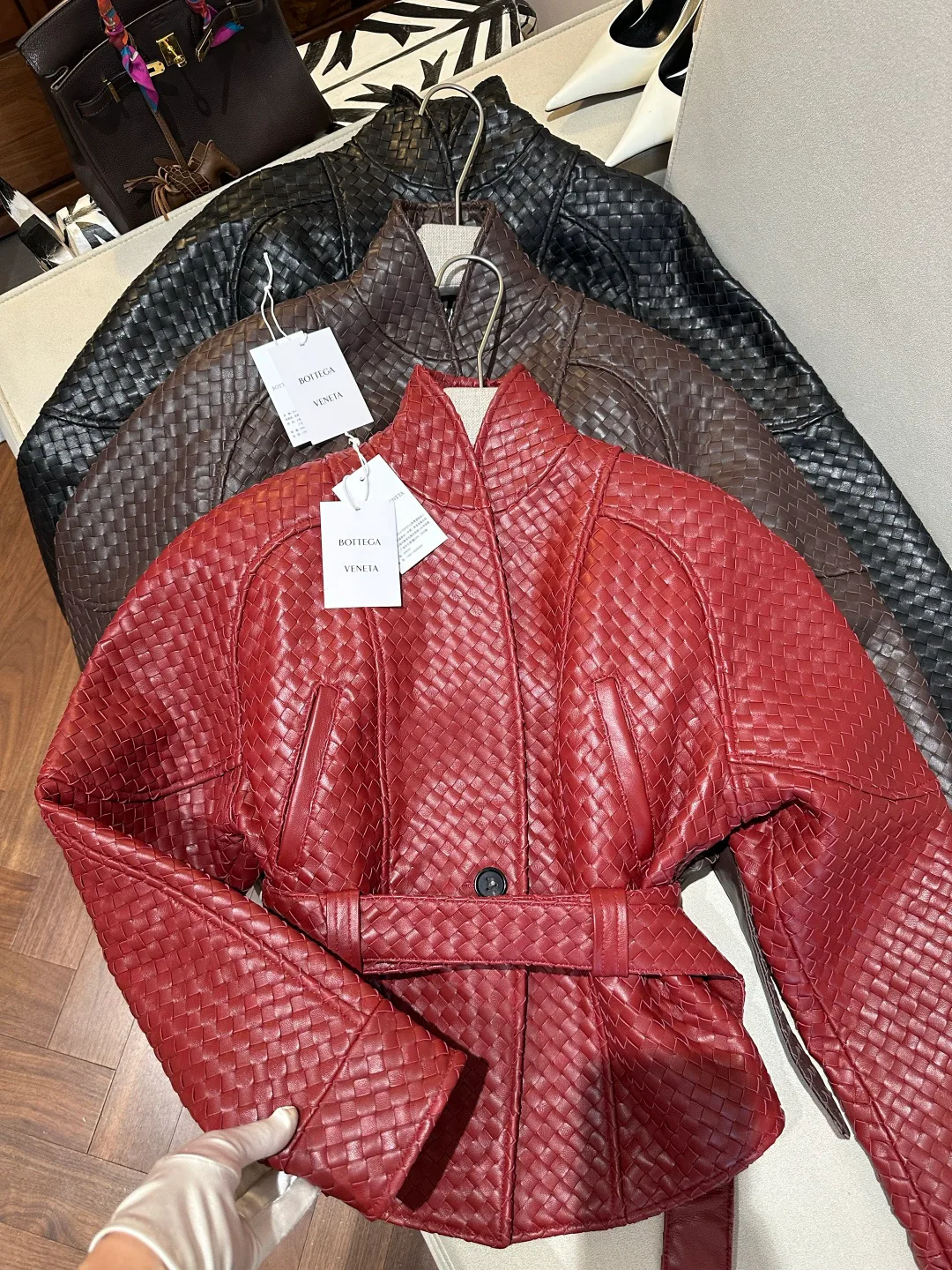 Кожаные Куртки И Дублёнки Женские Bottega Veneta 17598085
