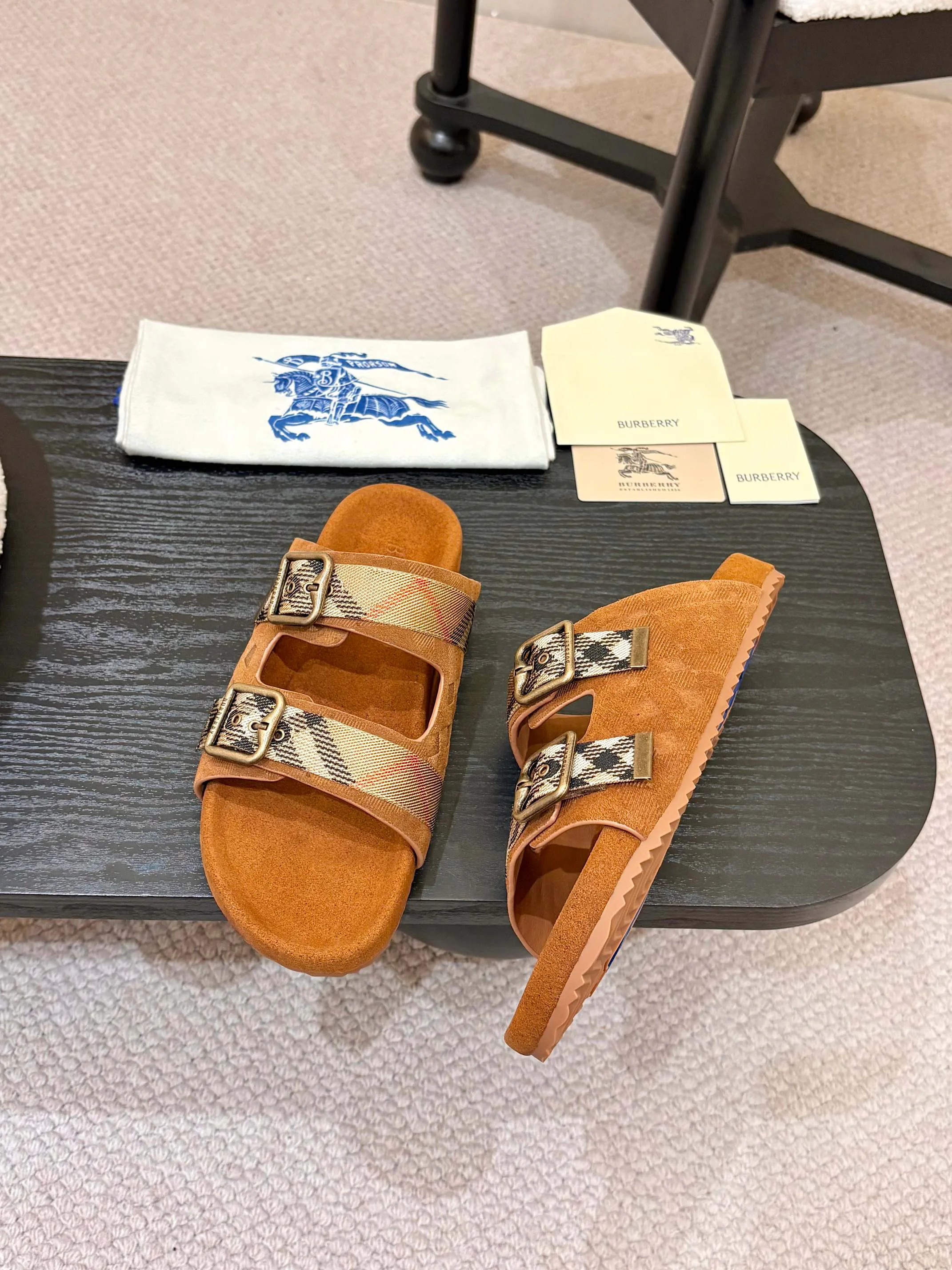 Шлепанцы Женские Burberry 11689183