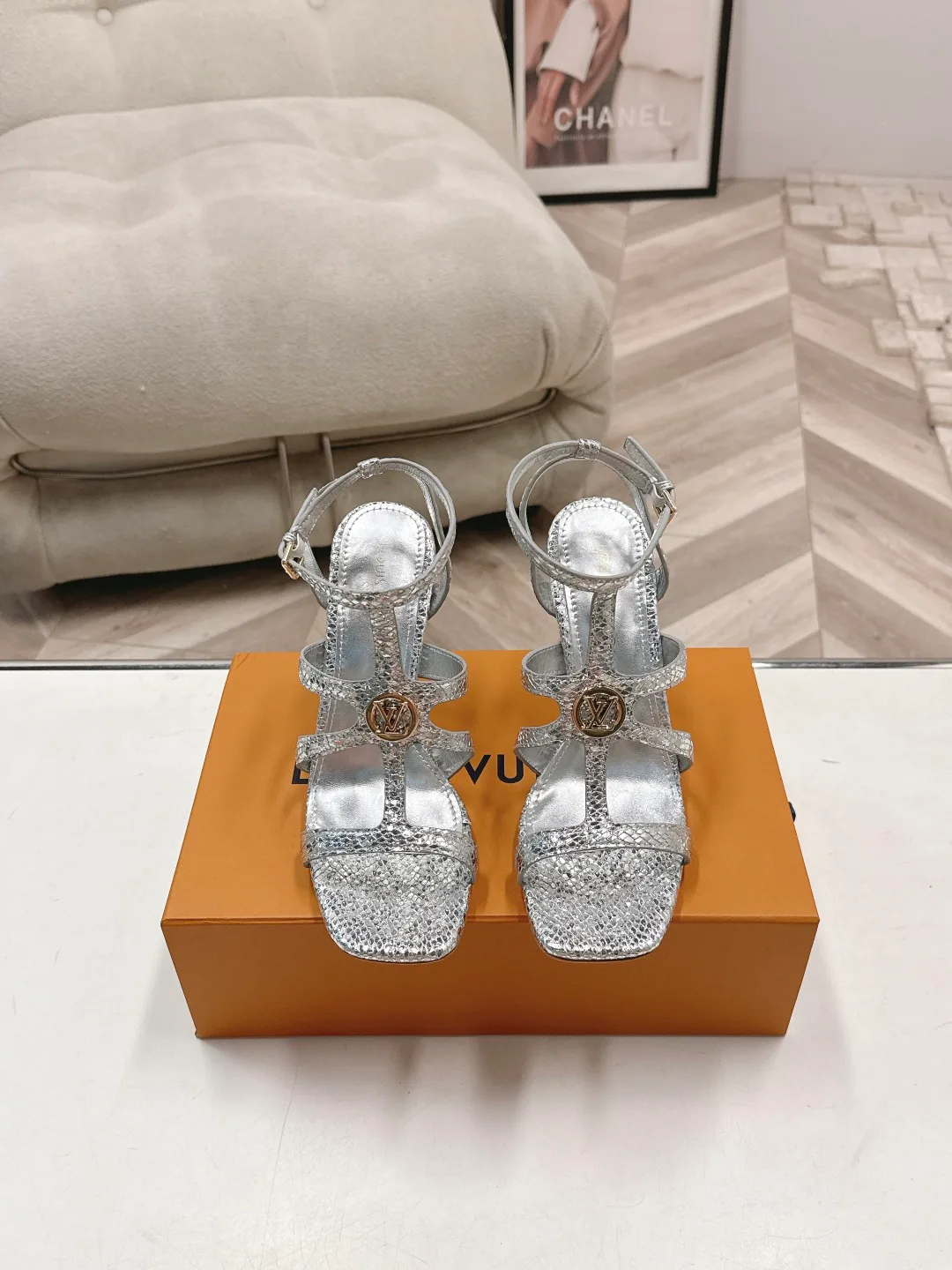 Босоножки Женские Louis Vuitton 17578100