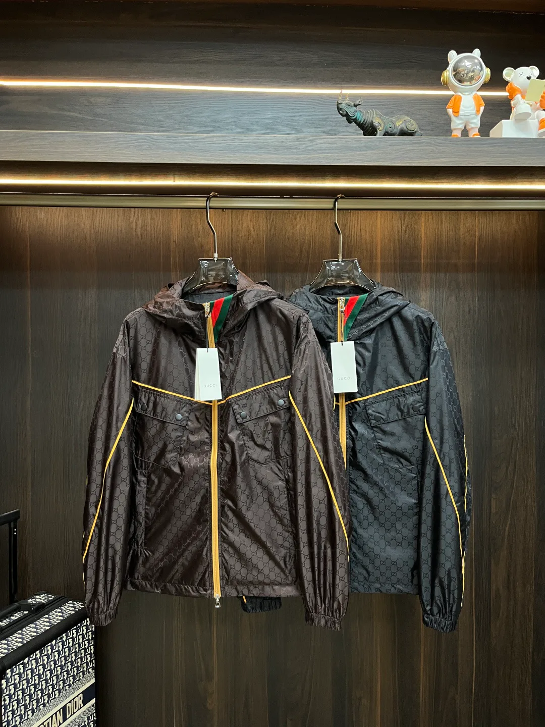 Куртки И Пуховики Женские Gucci 18416719