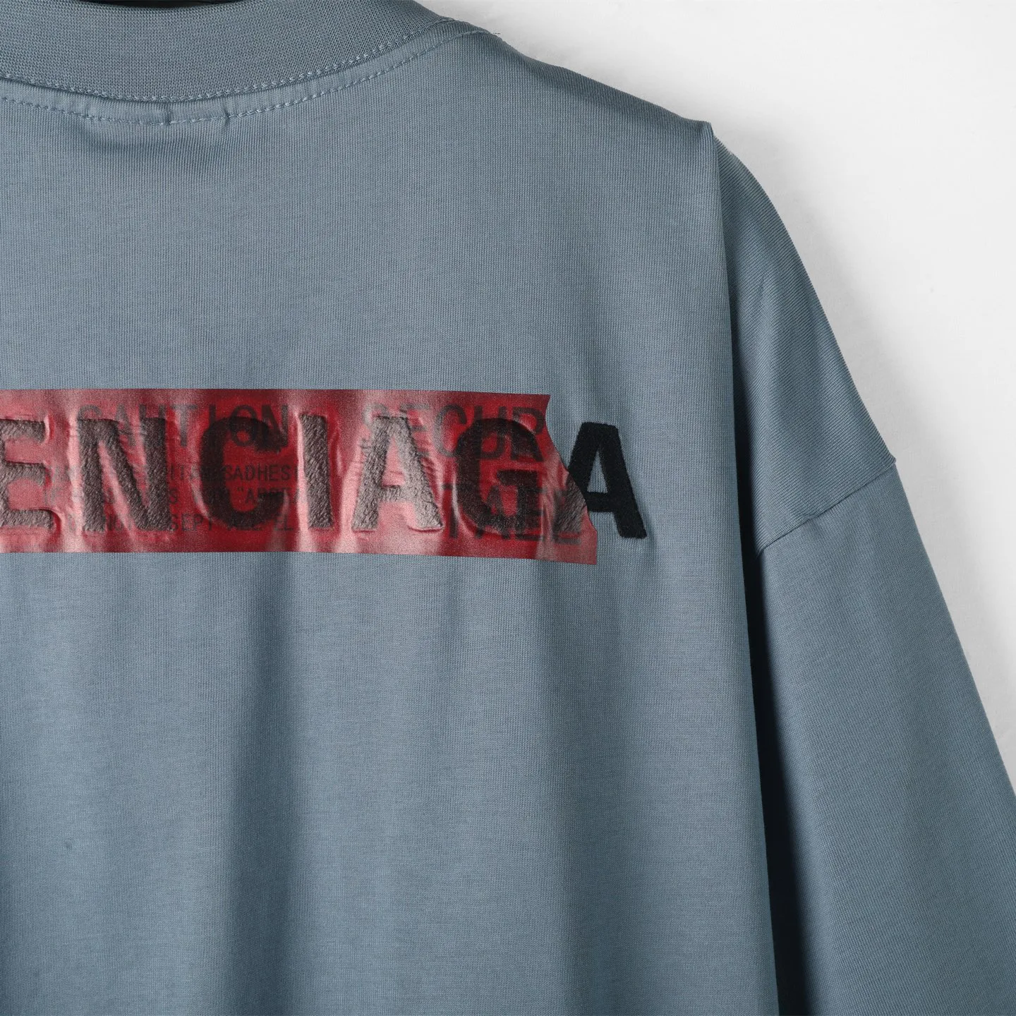 Футболки Женские Balenciaga 18190649