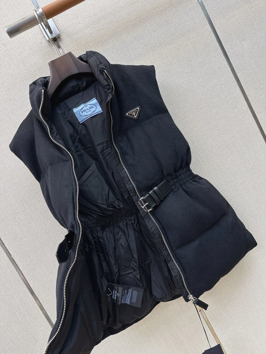 Жилеты Женские Prada 18629379