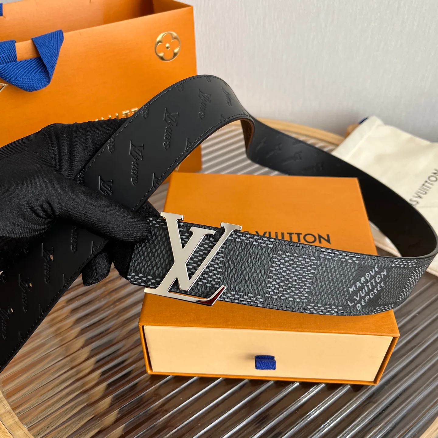 Ремни Louis Vuitton 10399072