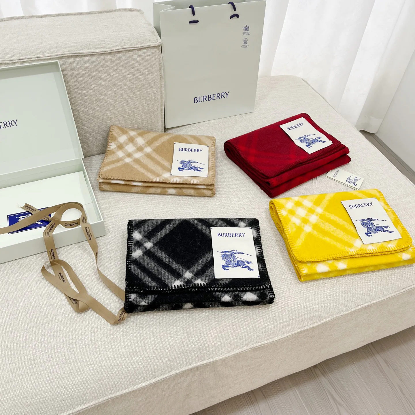 Шарфы Burberry 1326197