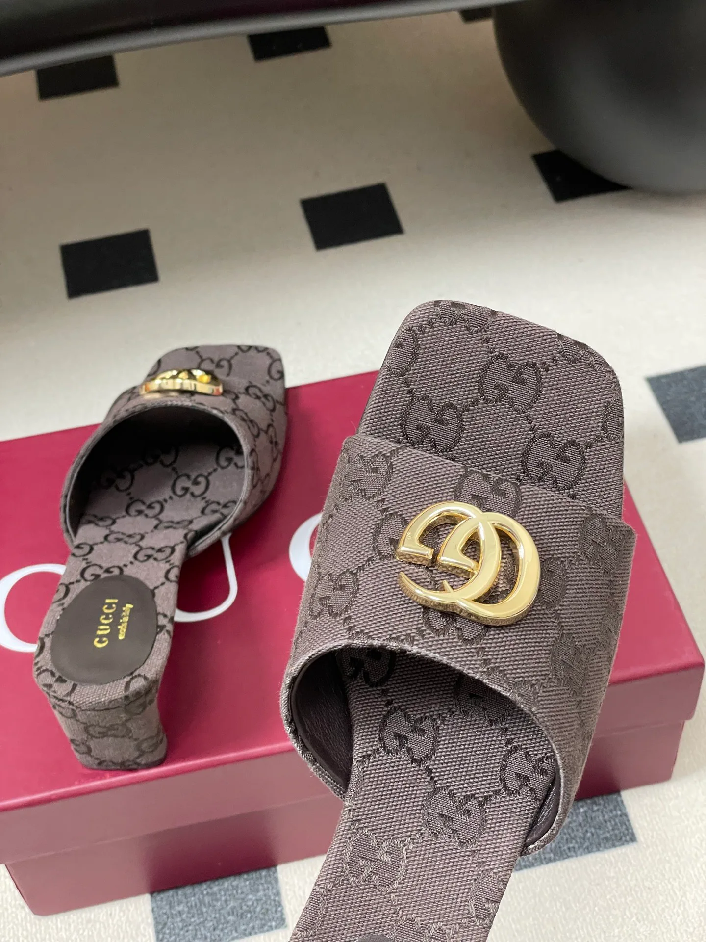 Босоножки Женские Gucci 10395318