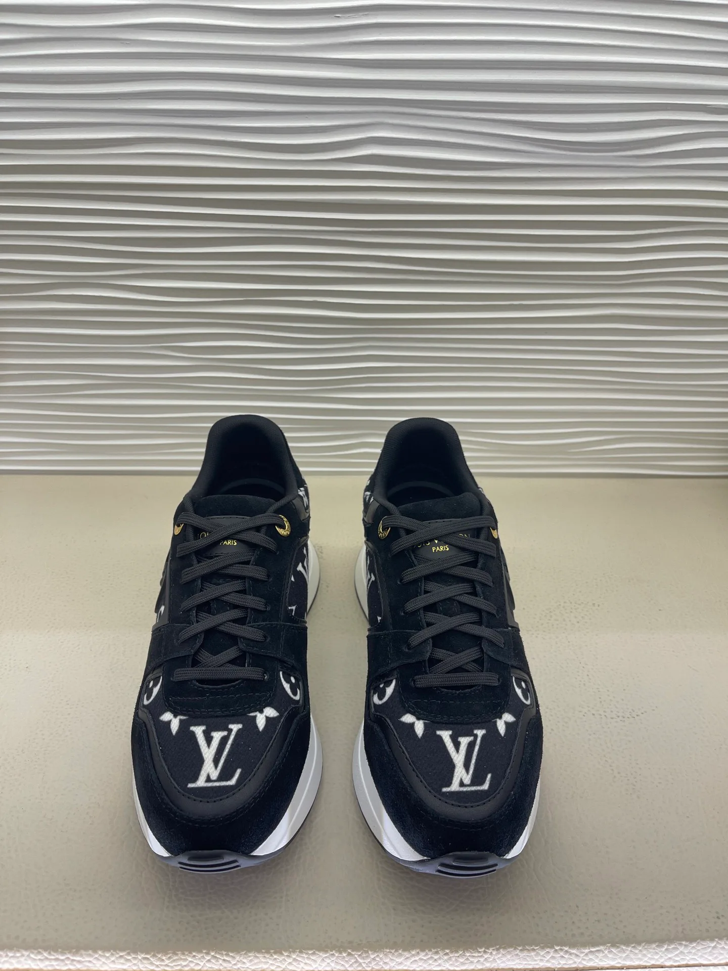 Кроссовки Женские Louis Vuitton 19231902