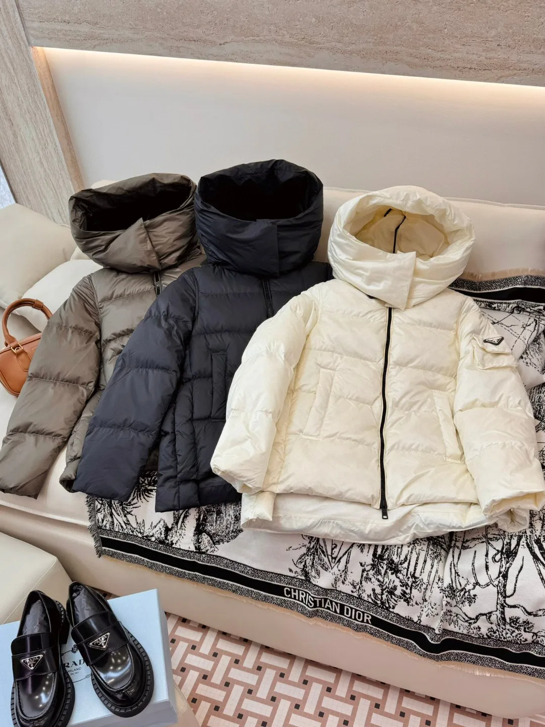 Куртки И Пуховики Женские Prada 17910124