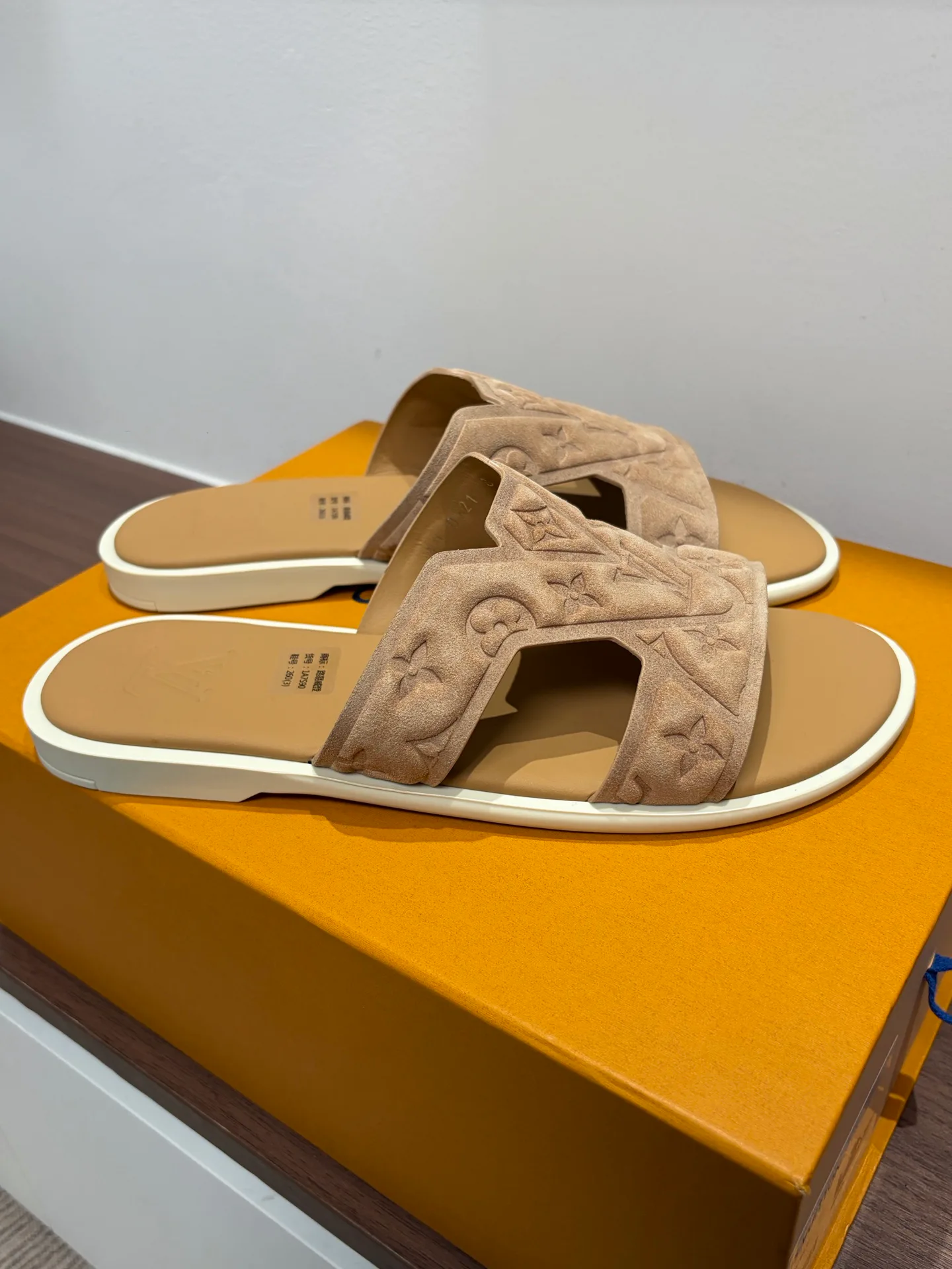 Шлепанцы Мужские Louis Vuitton 12826626