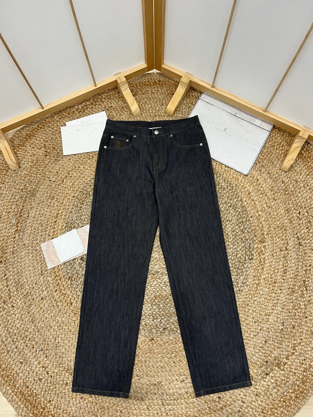 Джинсы Мужские Brunello Cucinelli 18260815